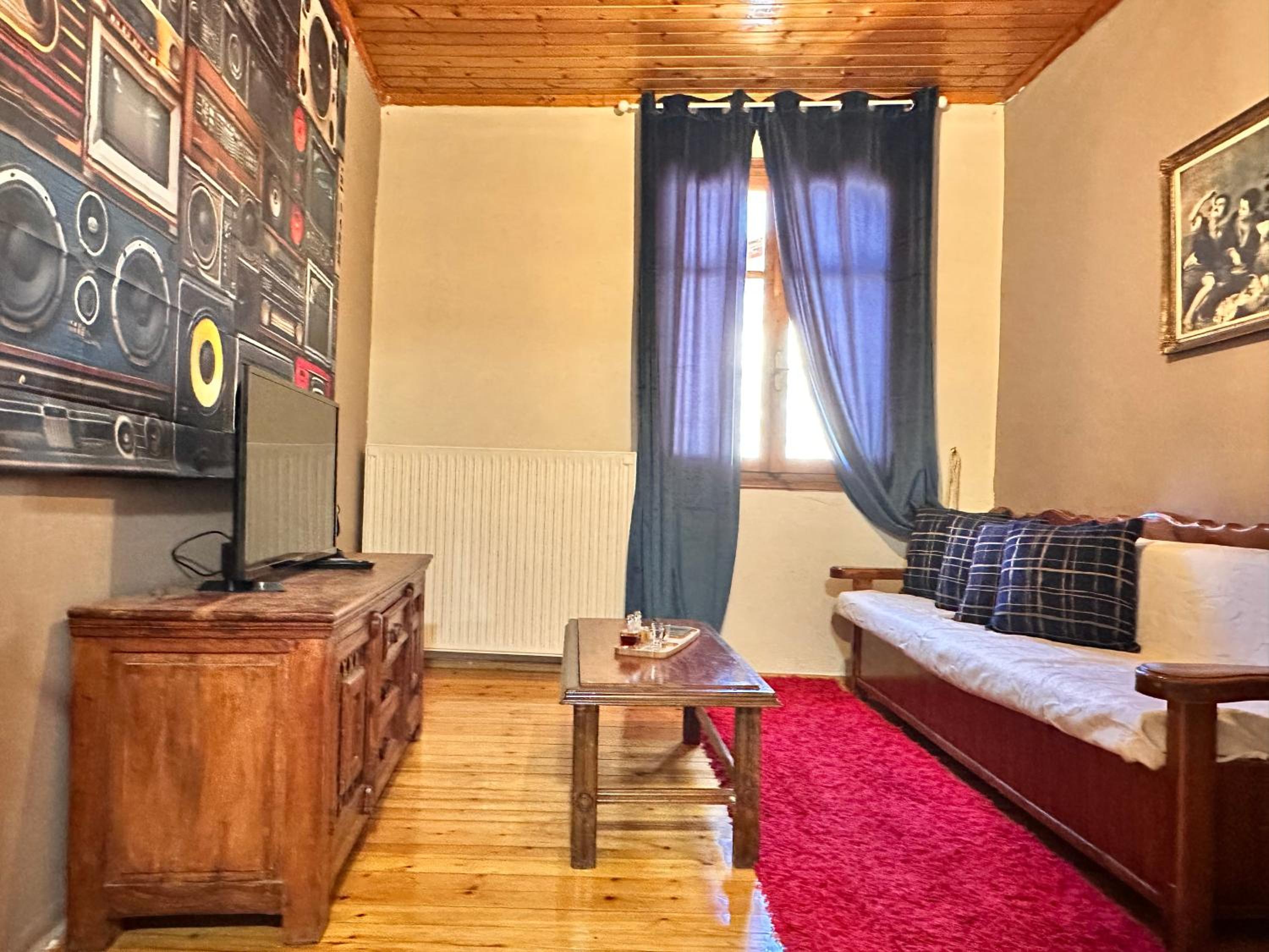 One-Bedroom Apartment with View photo 1