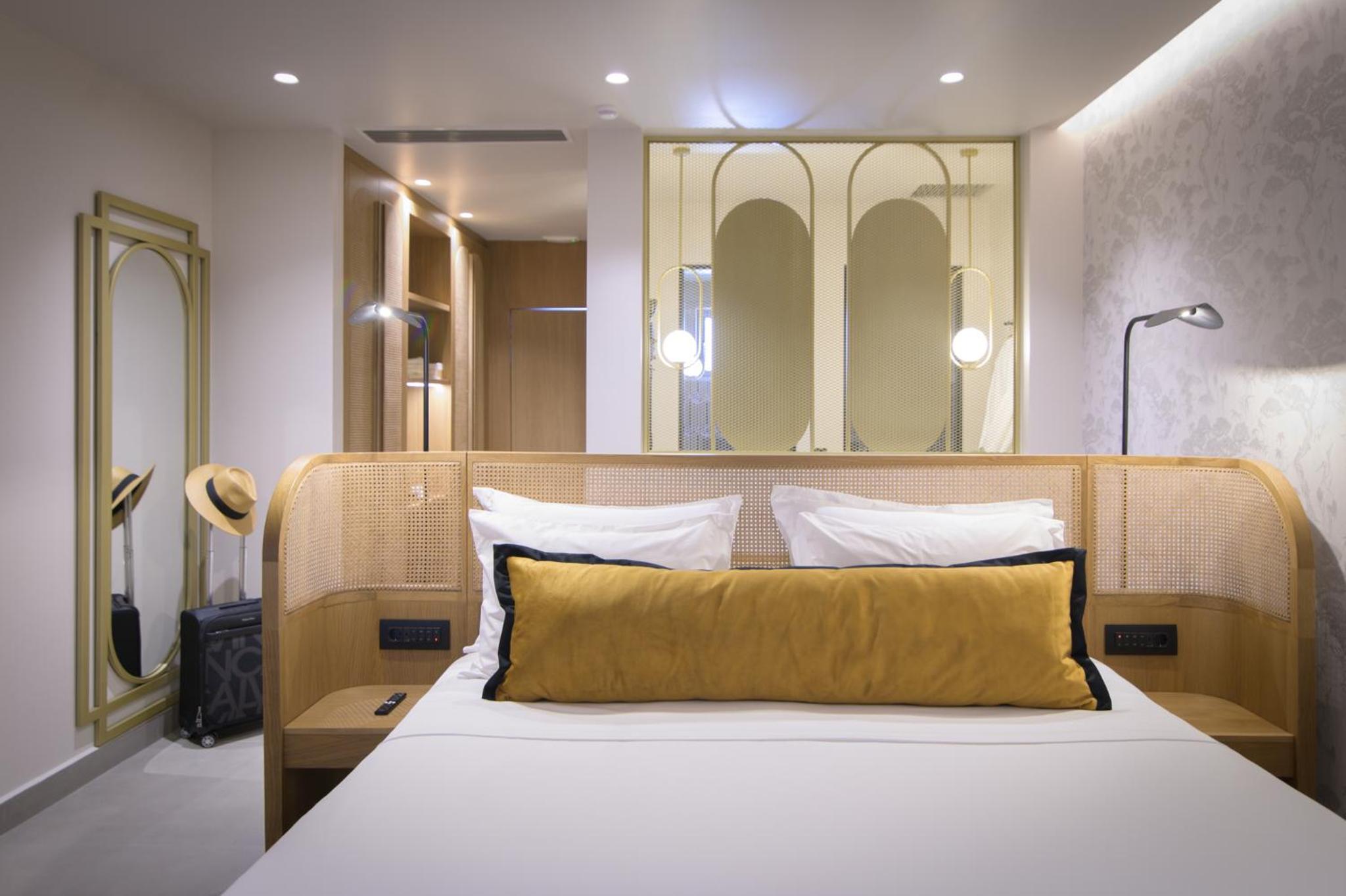 Ivory Gold Suite Seaview Individual Pool