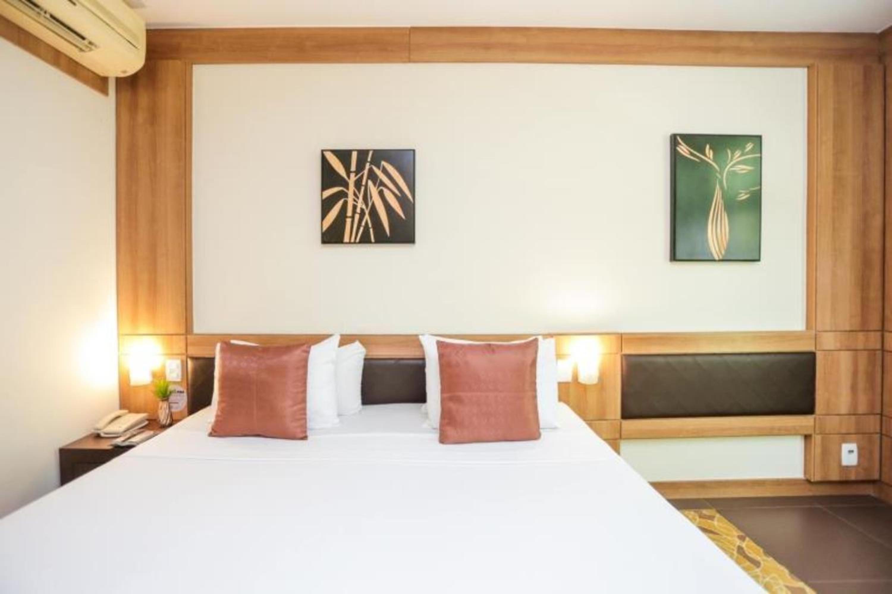 Premium Triple - 1 King Bed and 1 Single Bed photo 3