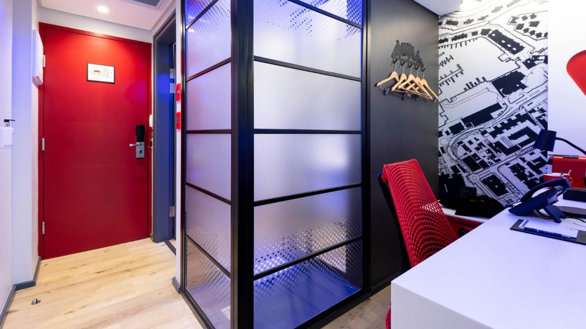 Deluxe Room - Photo 9