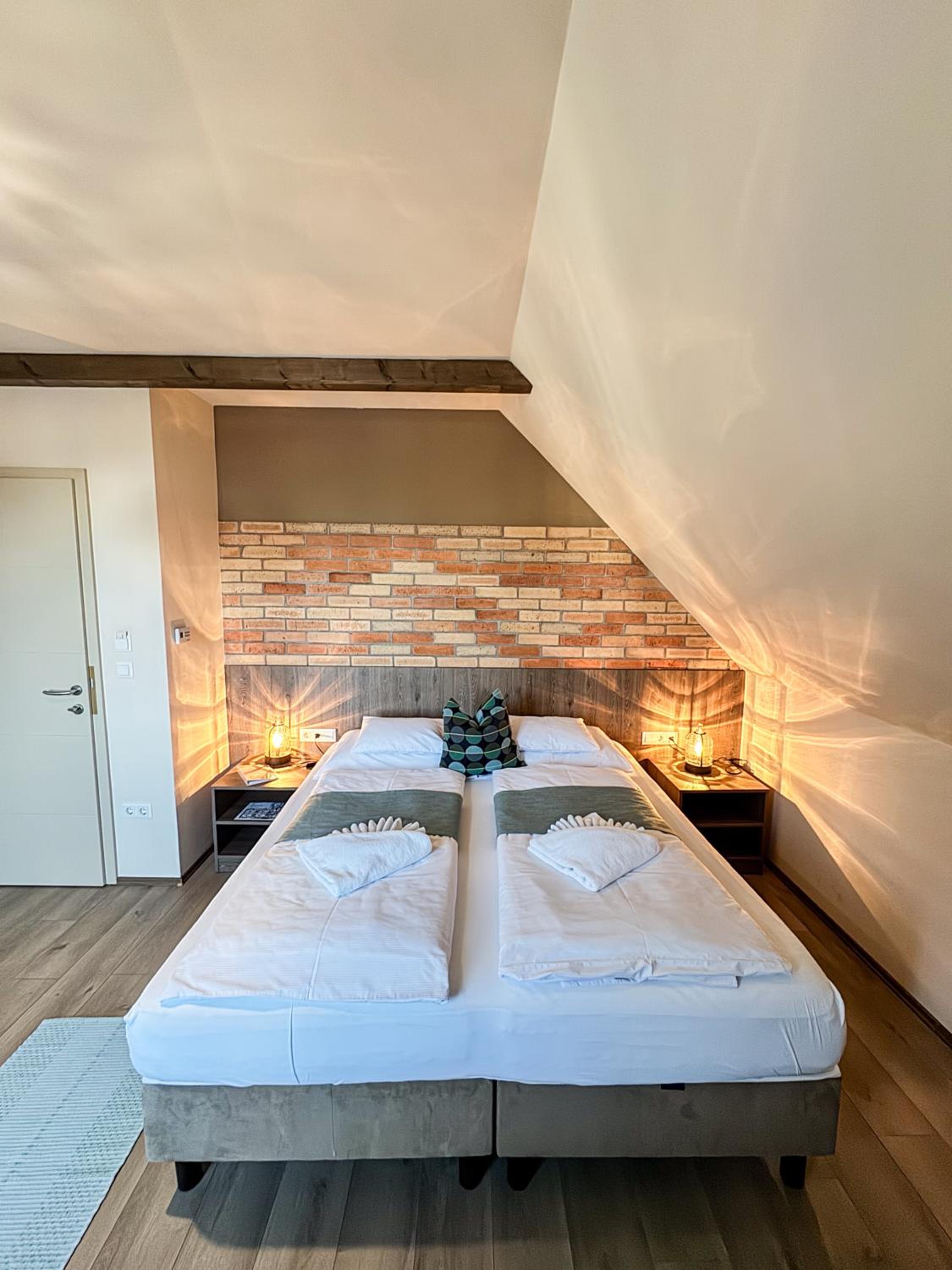 Deluxe Double or Twin Room - Photo 5