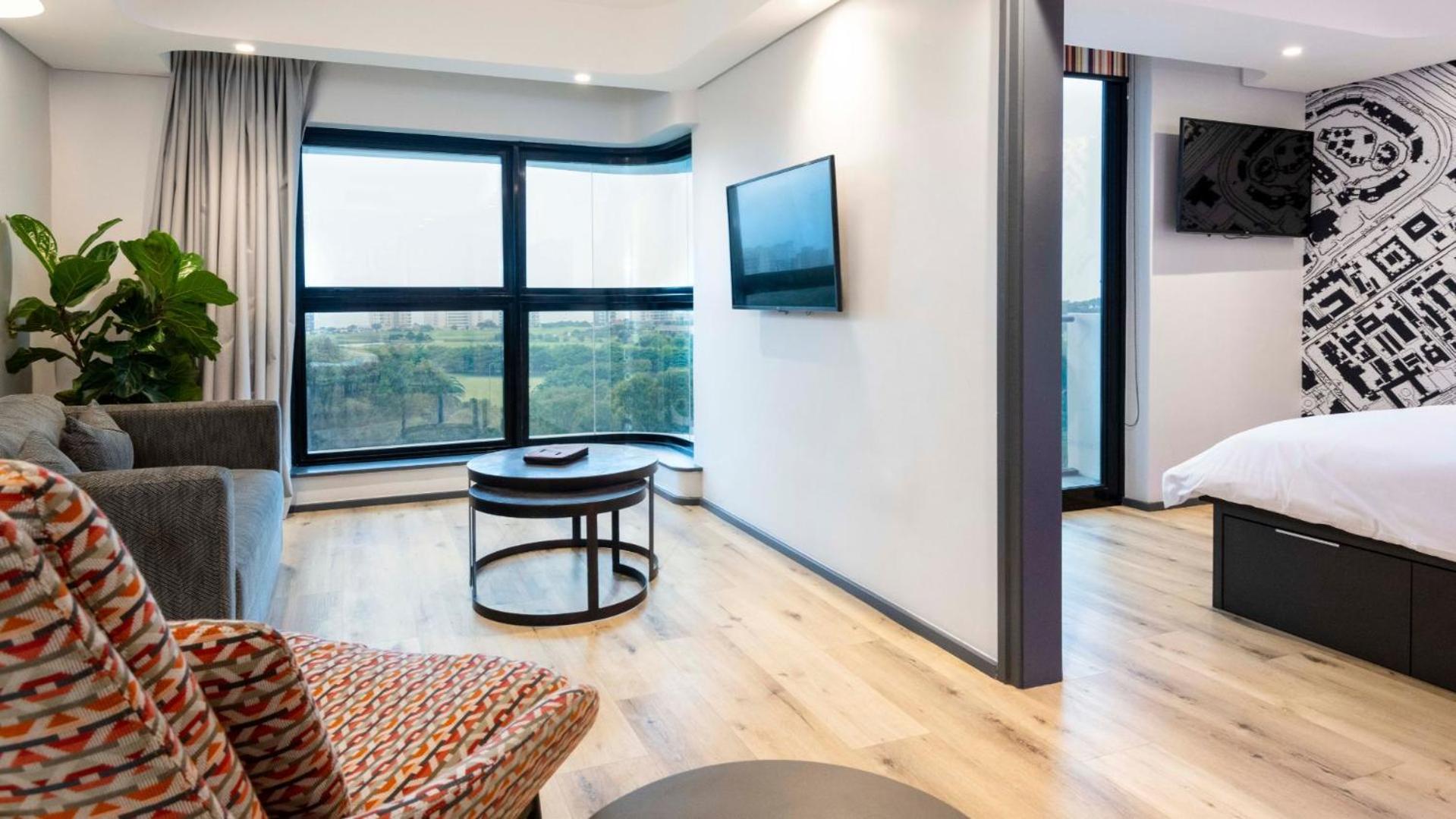Executive Suite - Photo 24