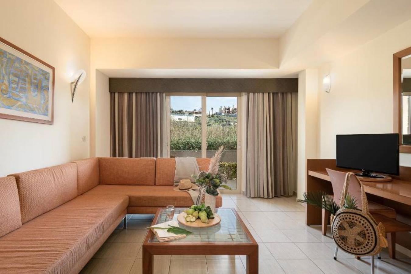 Inland View Suite - Photo 11