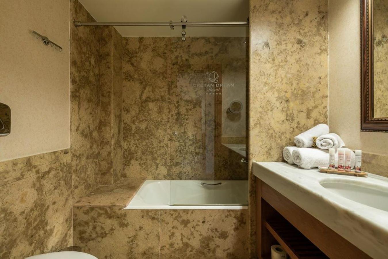 Inland View Suite - Photo 15