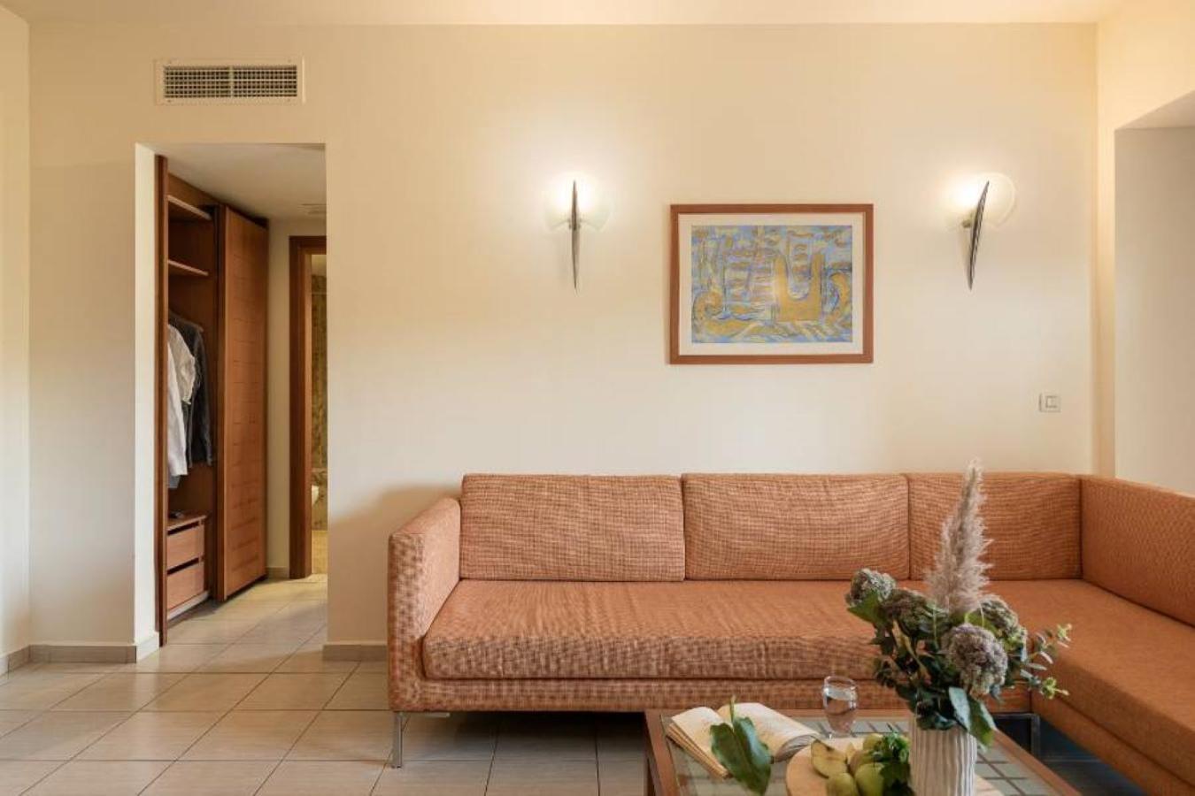 Inland View Suite - Photo 4