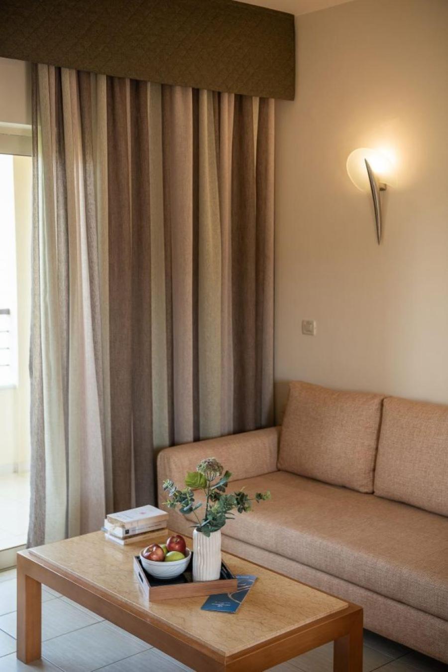 Inland View Suite - Photo 7