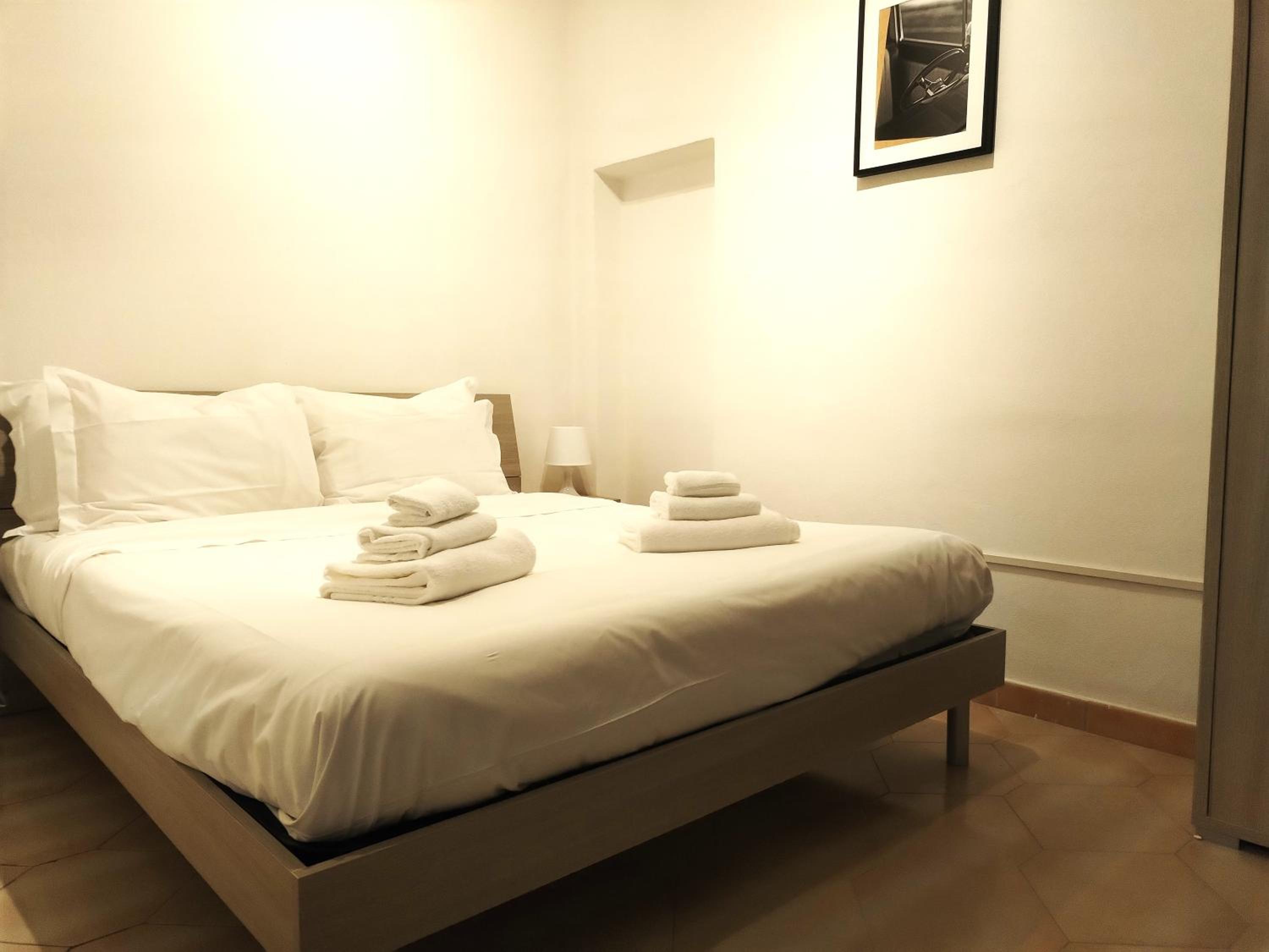 One-Bedroom Deluxe Apartment