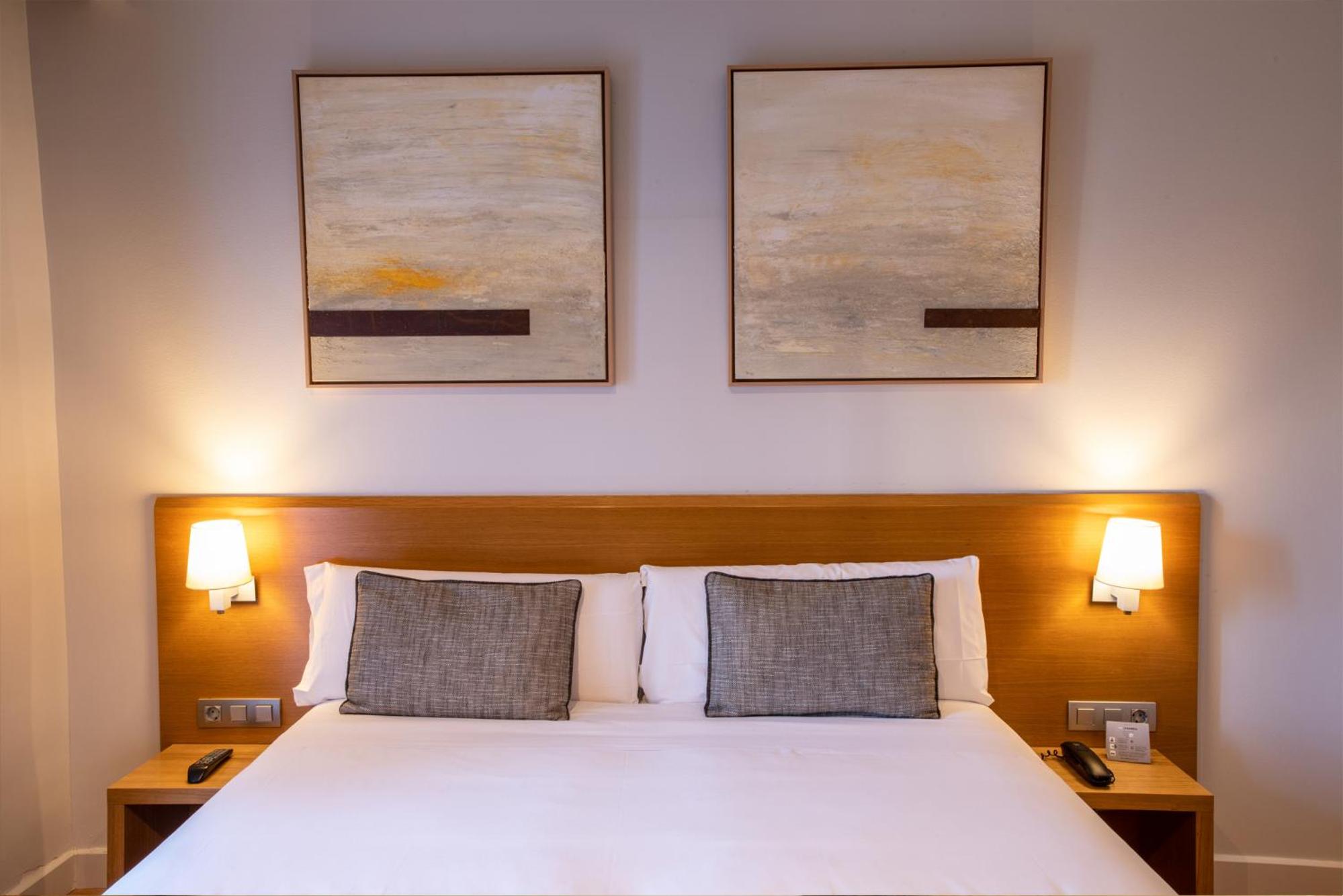 Double Room with Ramblas view photo 2