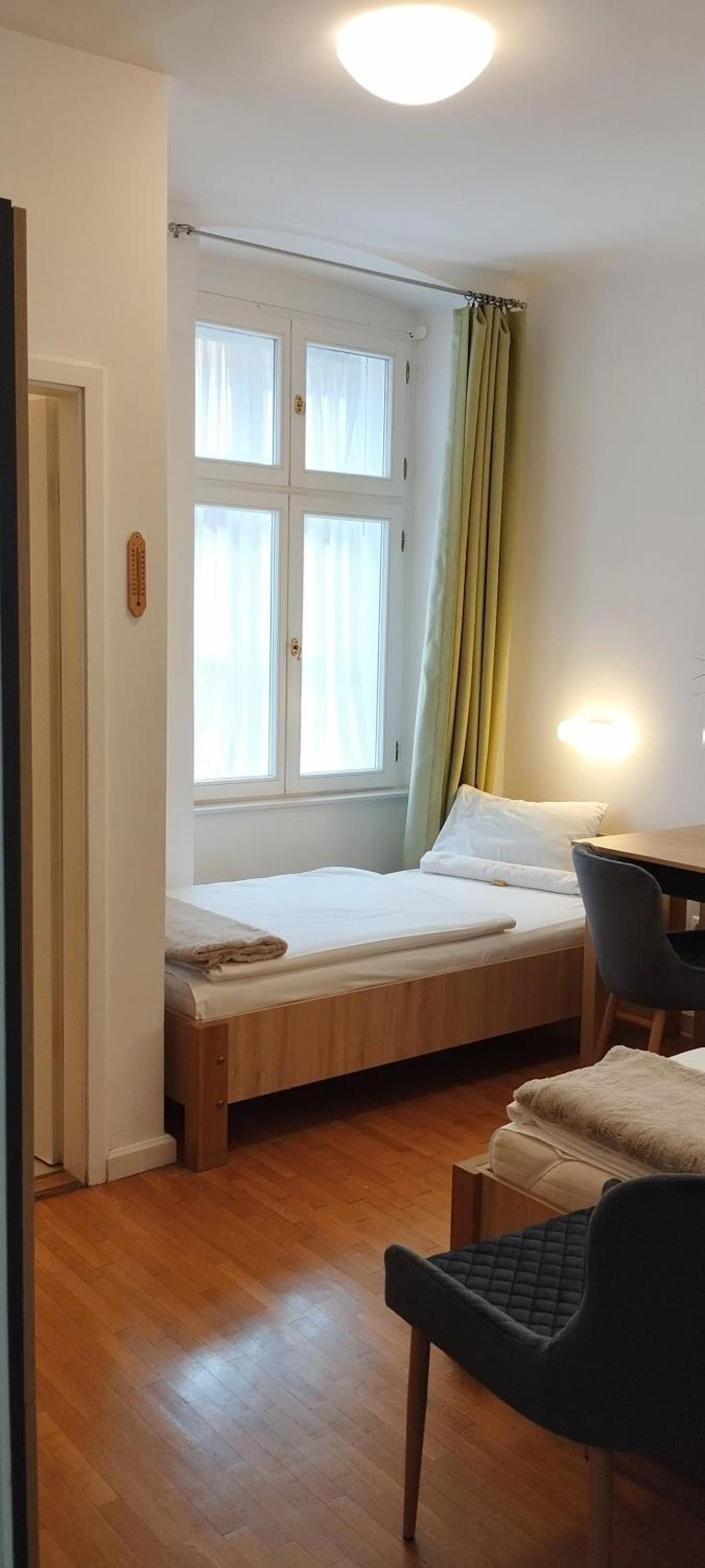 Twin Room with Bathroom photo 3