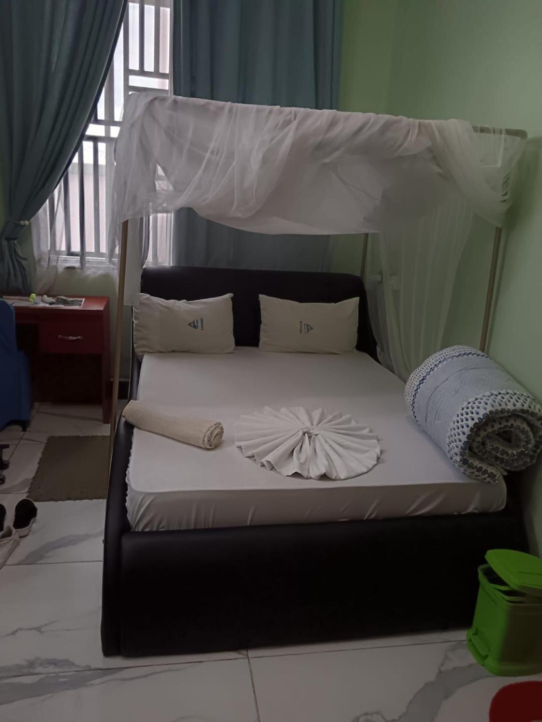 Standard King Room photo 3