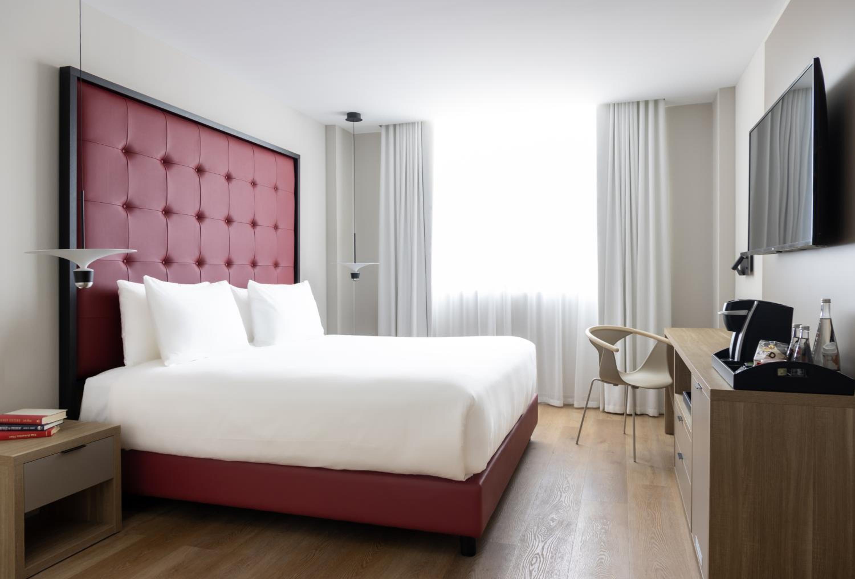 Superior King Room - Photo 1