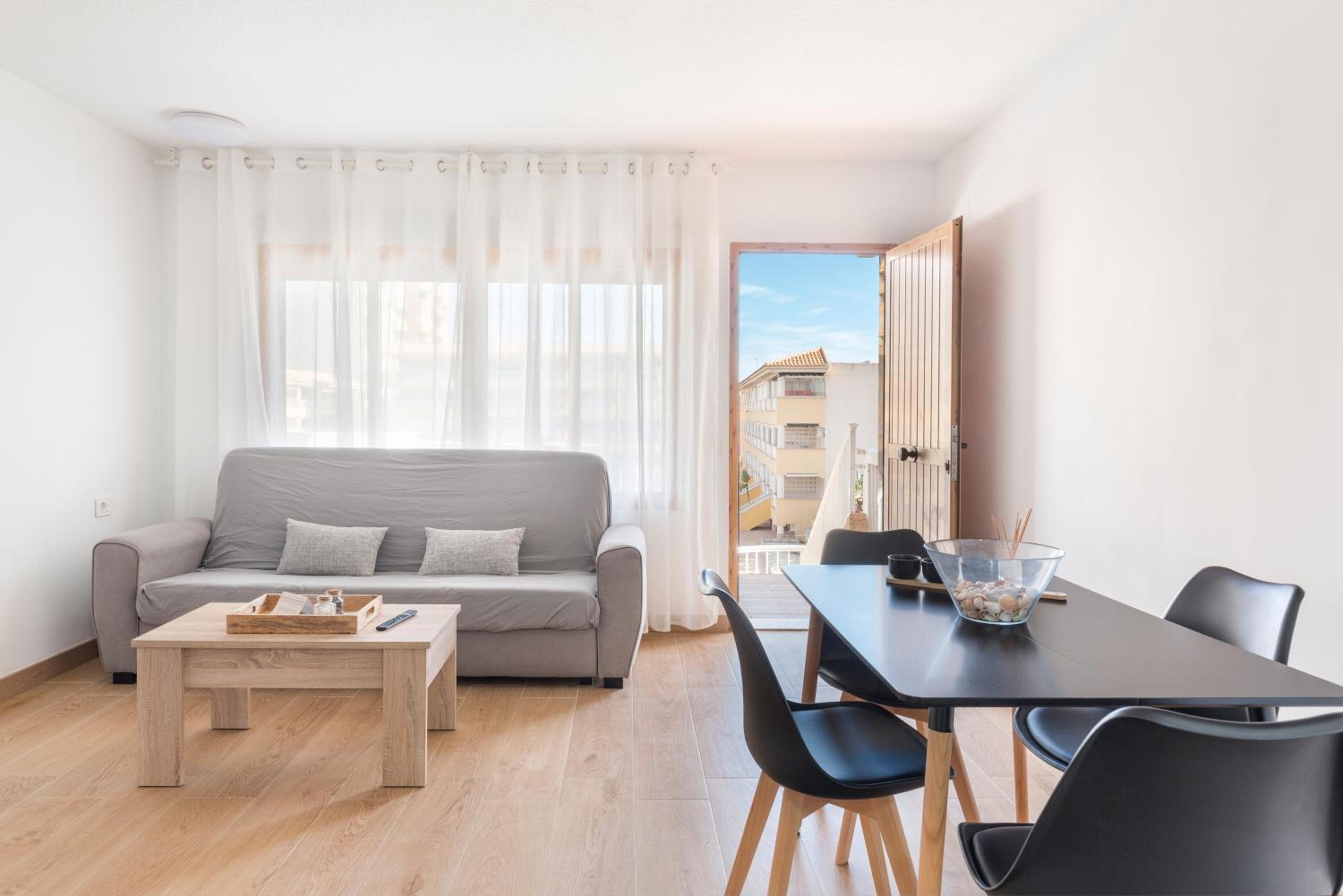 Apartamento de un dormitorio superior con balcón