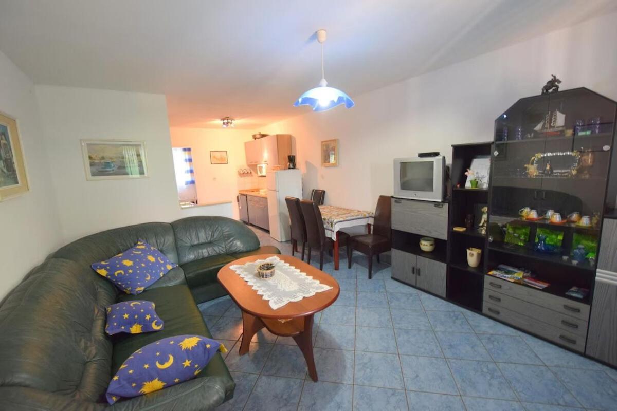 Two-Bedroom Apartment Standard