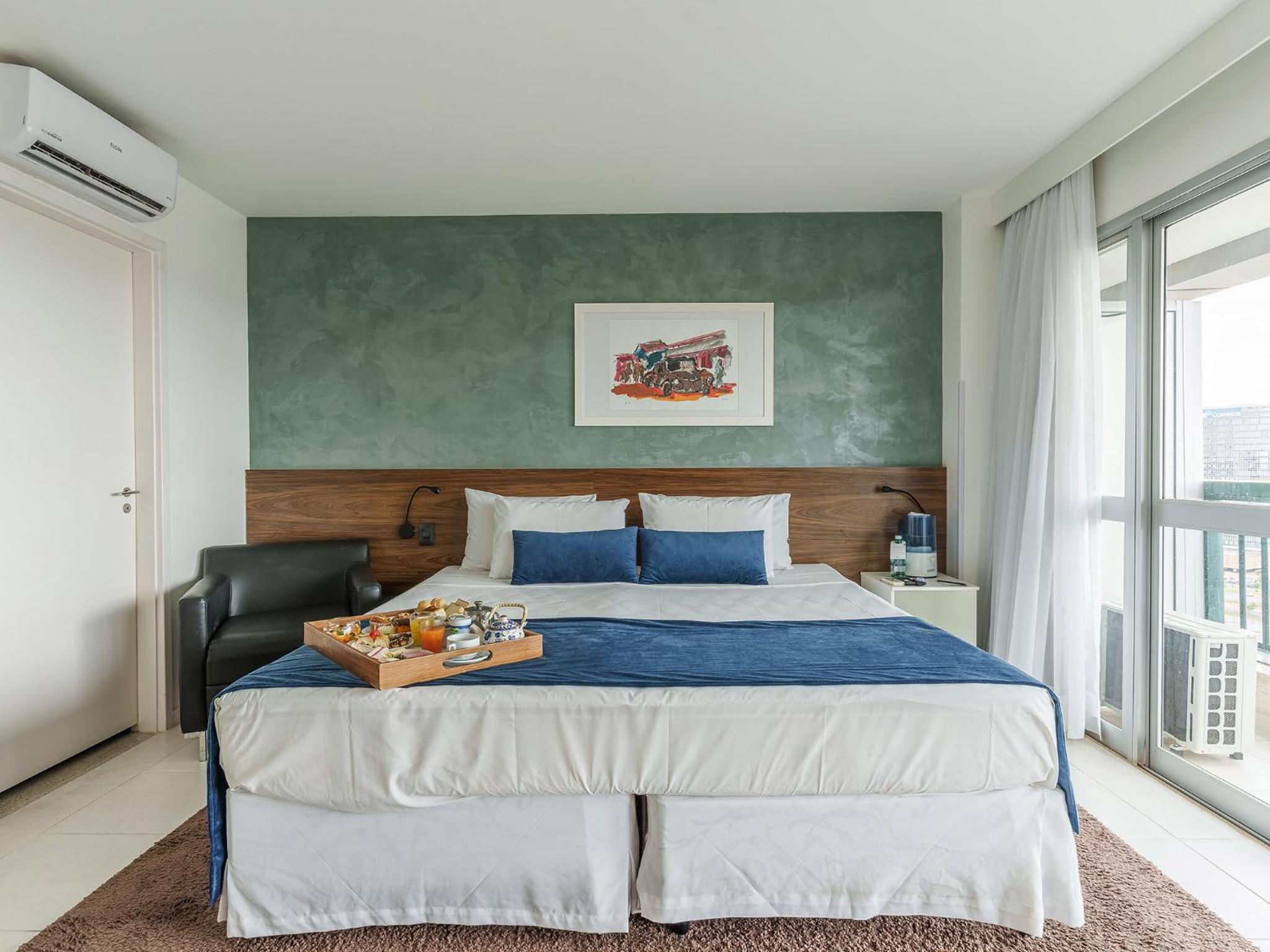 Deluxe Room (2 Adults + 1 Child) photo 1
