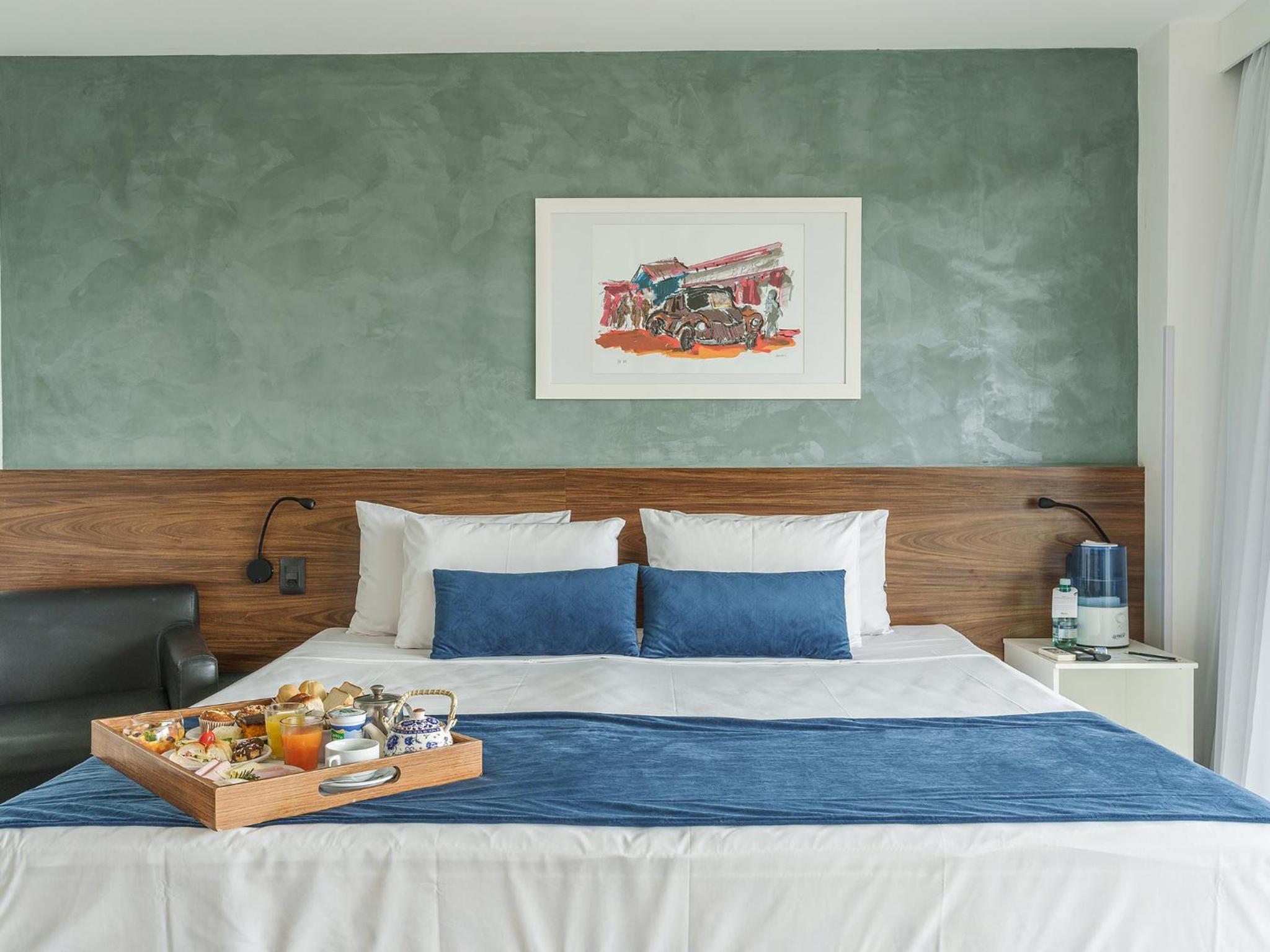 Deluxe Room (2 Adults + 1 Child) photo 2