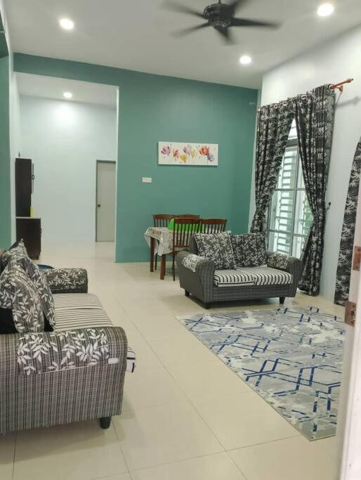Three-Bedroom House photo 1