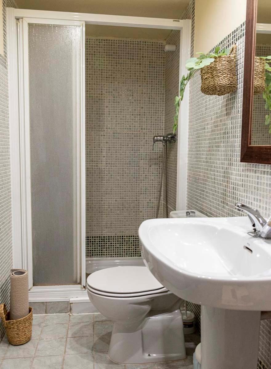 Double Room with Private Bathroom photo 2