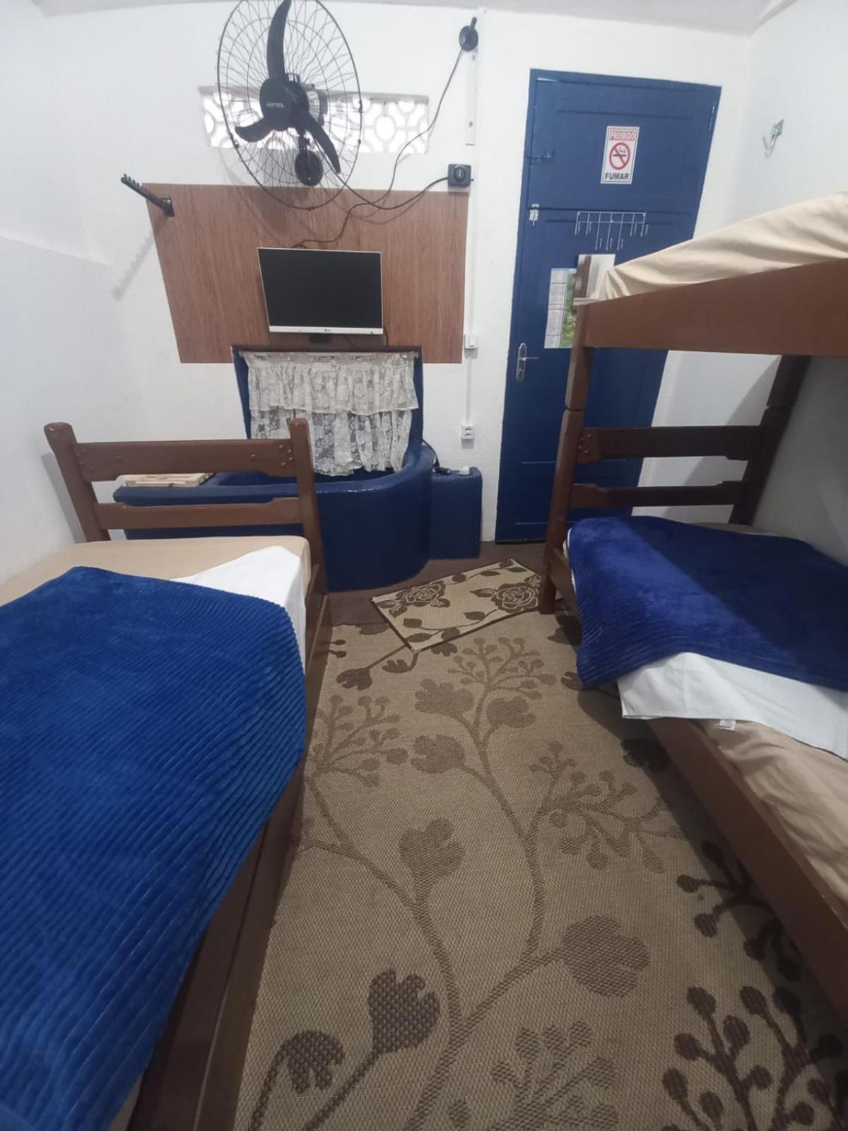 Economy Triple Room with Shared Bathroom photo 2