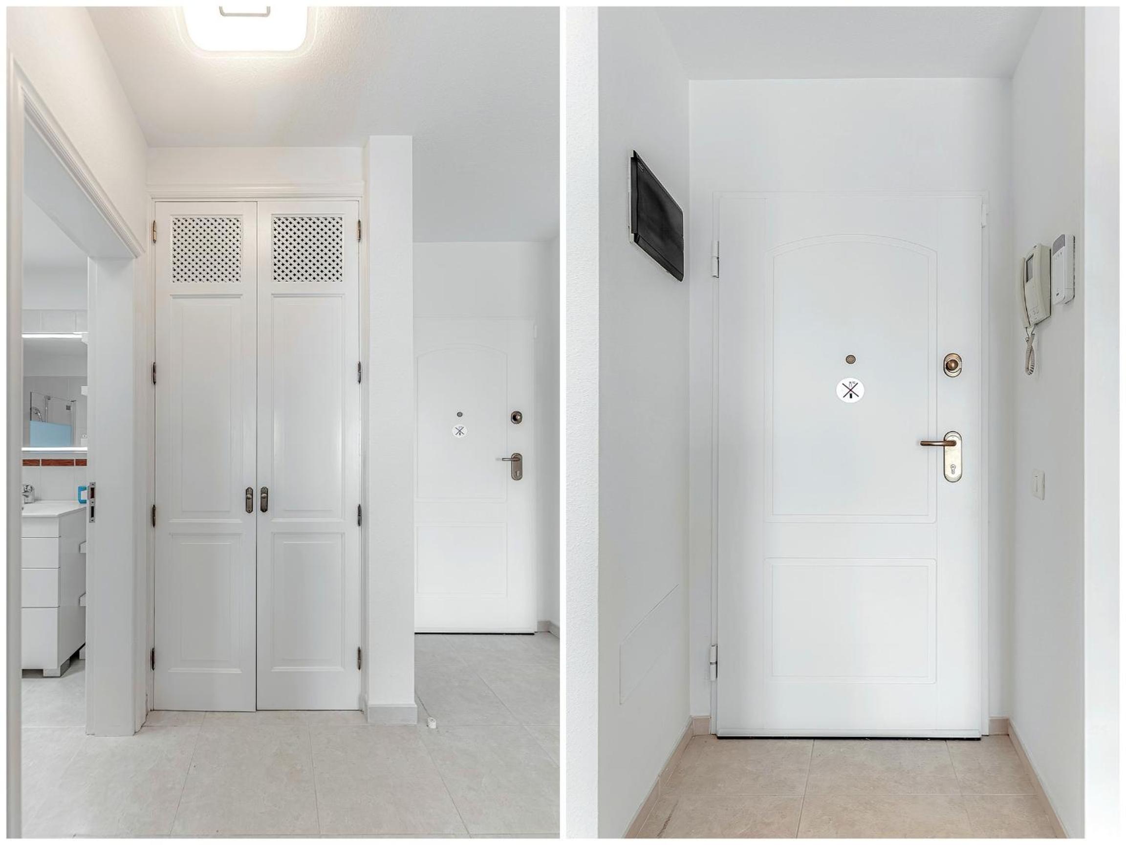 Apartamento de una habitación con vista al mar y balcón.
