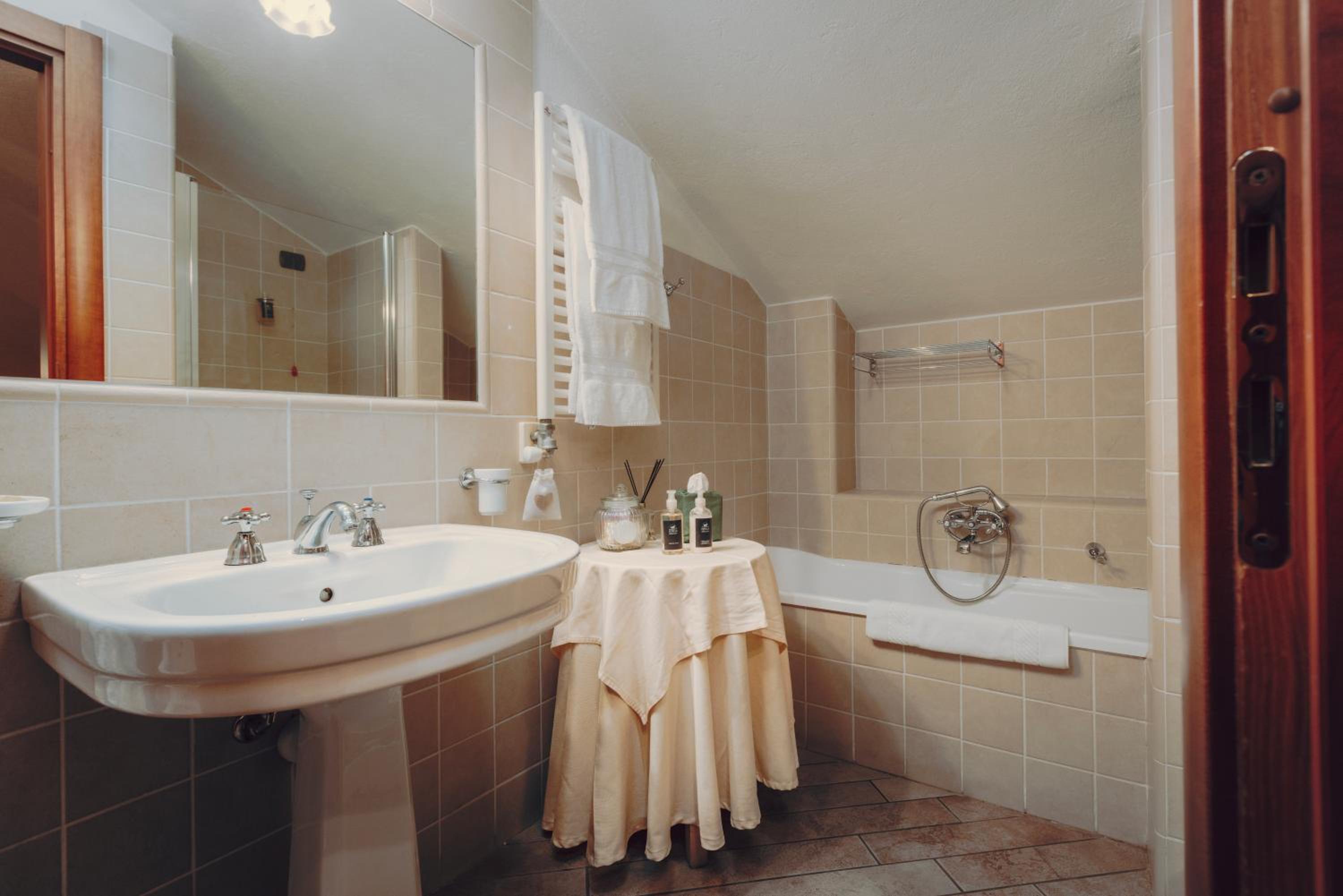 Junior Suite - Photo 11
