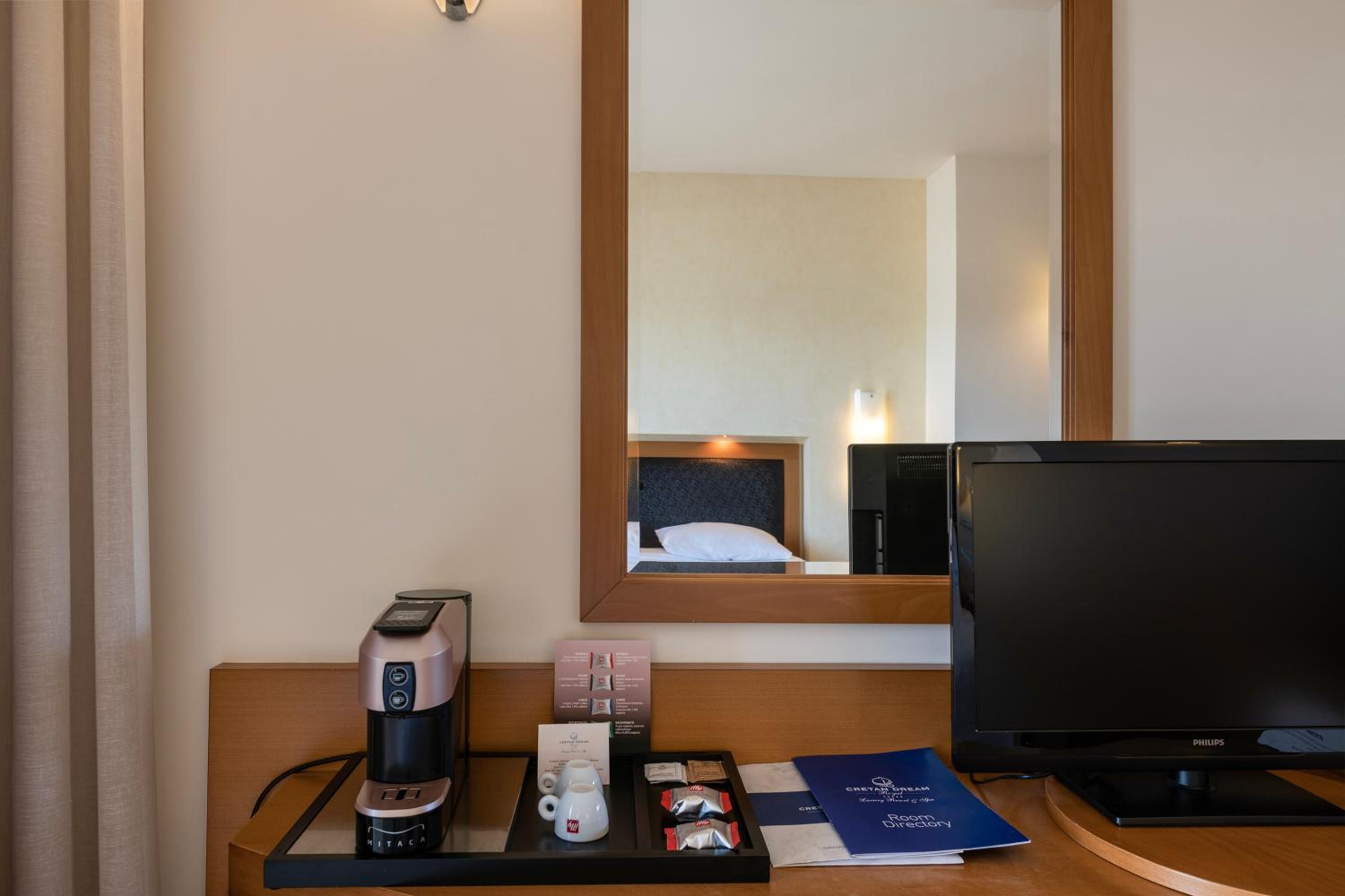 Sea View Suite - Photo 2
