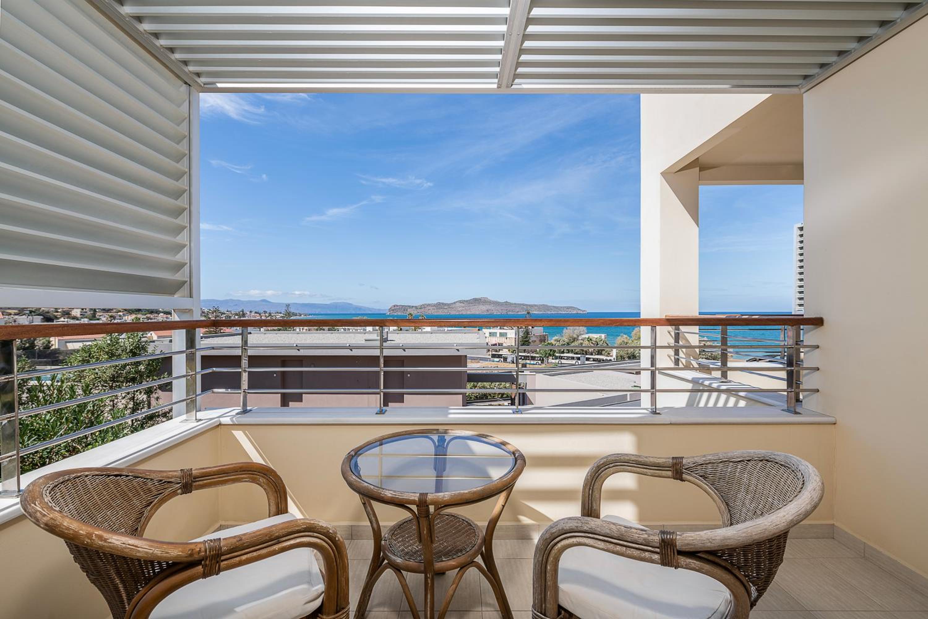 Sea View Suite - Photo 20