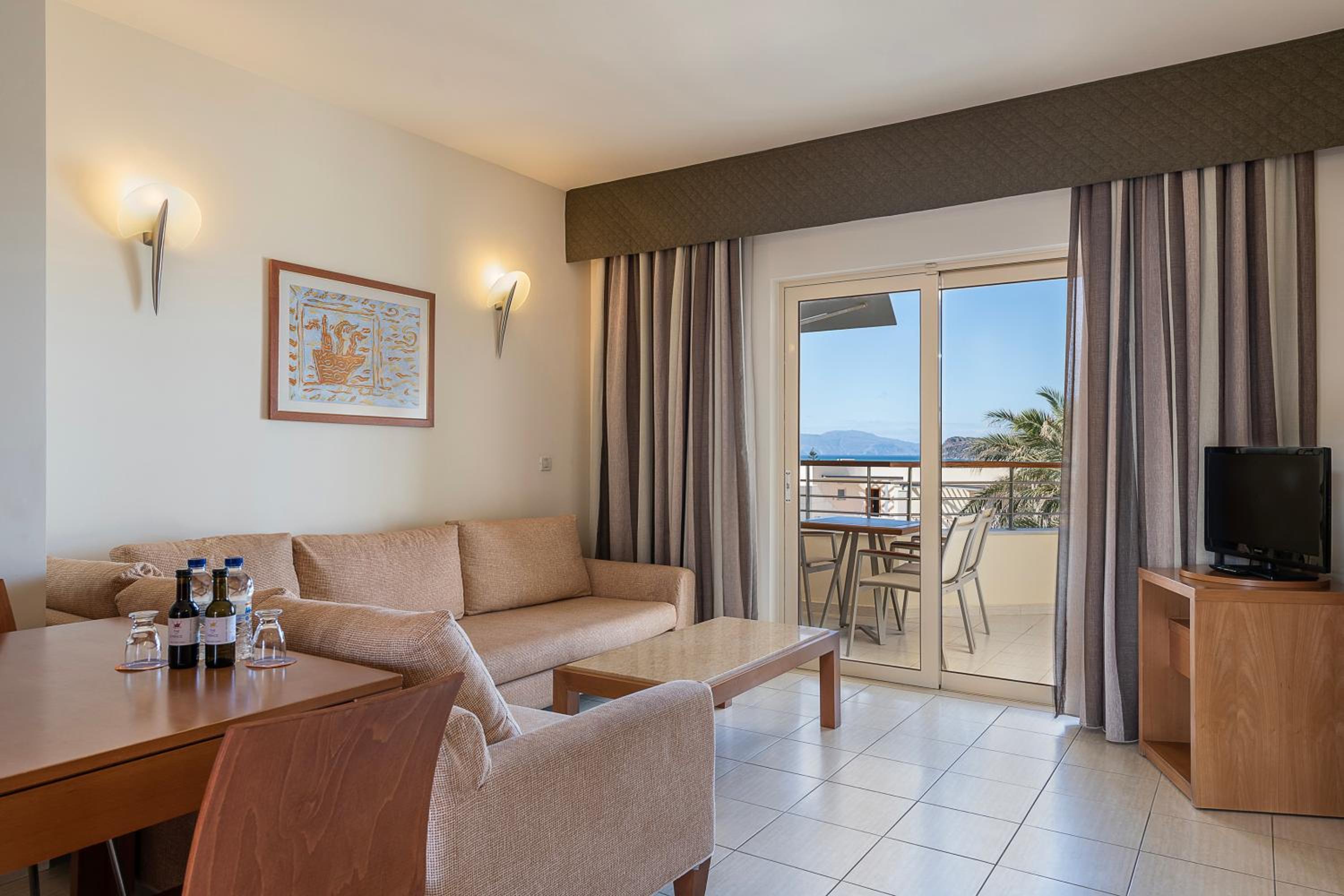 Sea View Suite - Photo 3