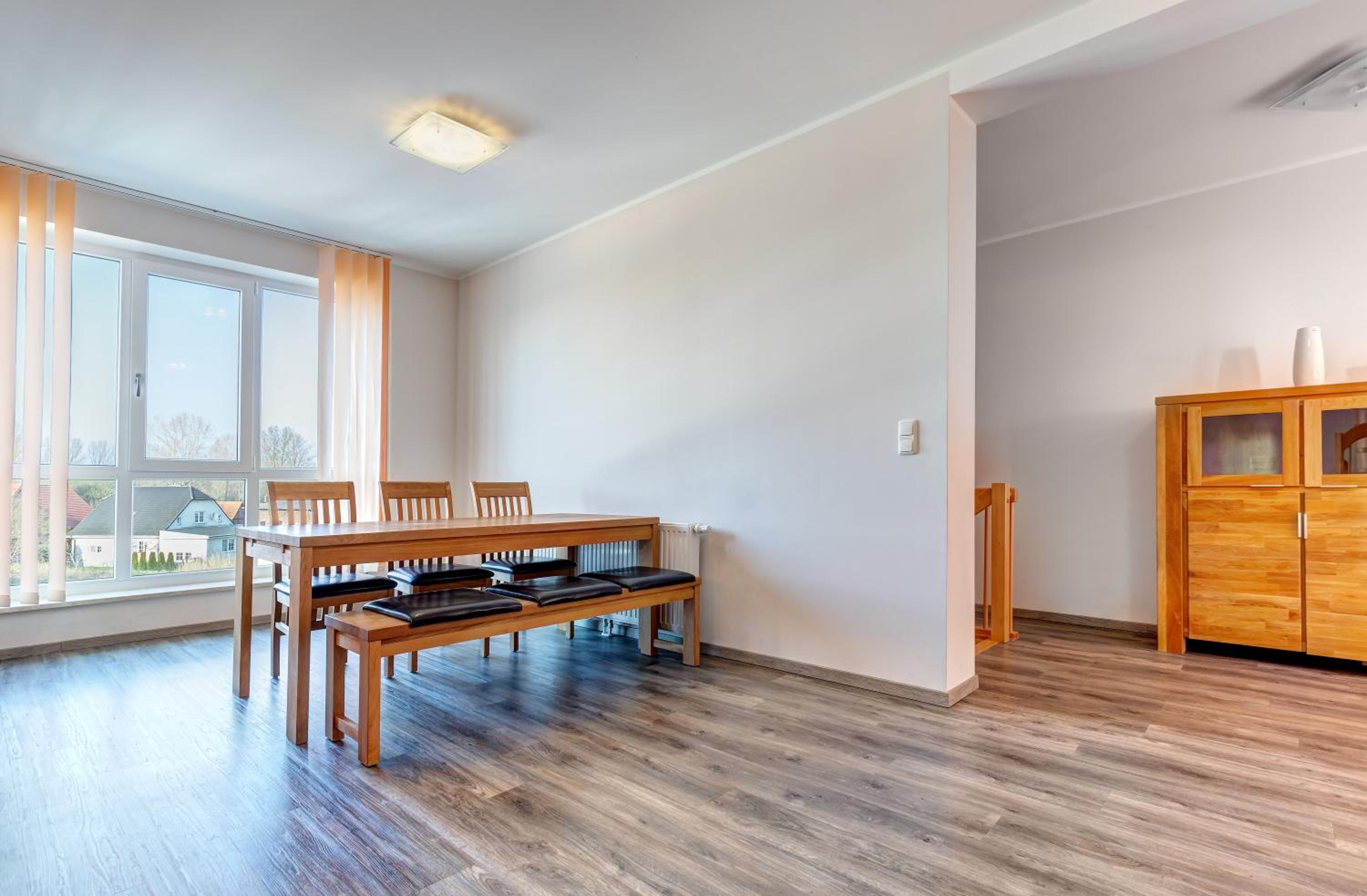 Two-Bedroom Apartment with Balcony photo 2