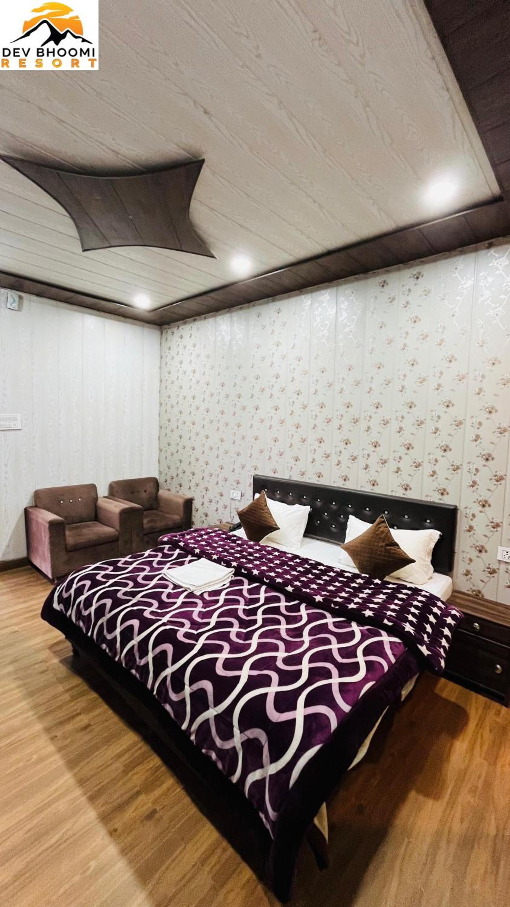 Deluxe Double Room (2 Adults + 1 Child) photo 2