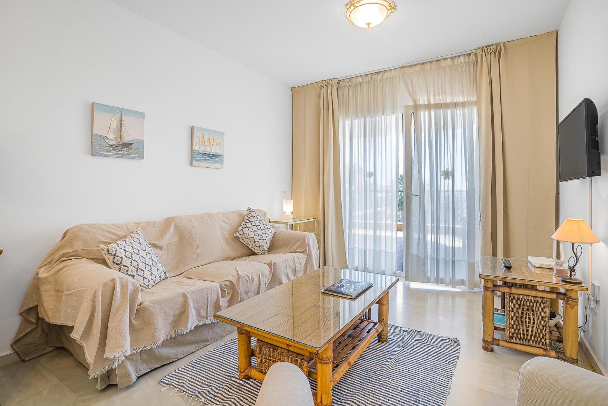 Apartamento de Dos Habitaciones con Vista al Mar