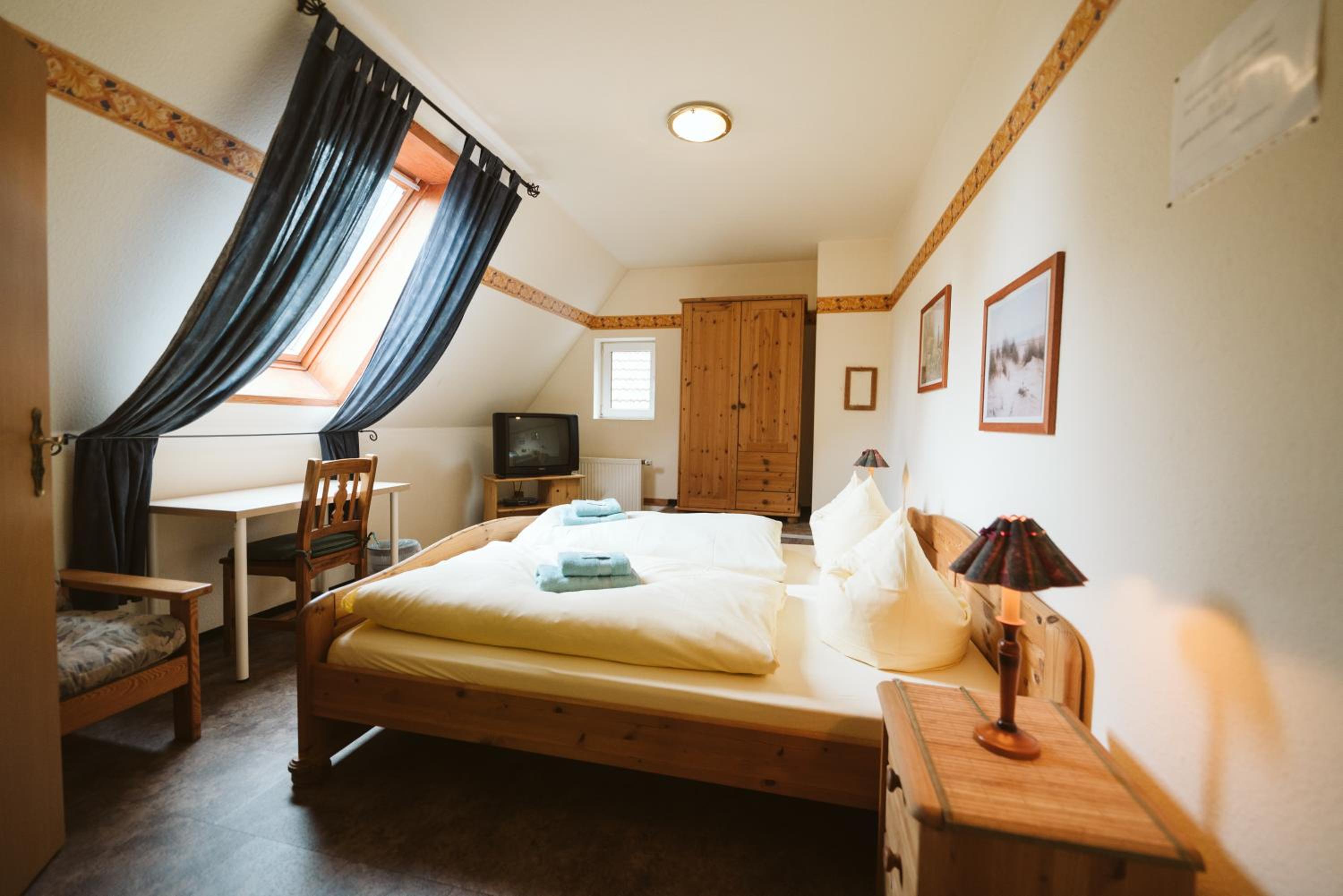 Double Room with Private Bathroom photo 3