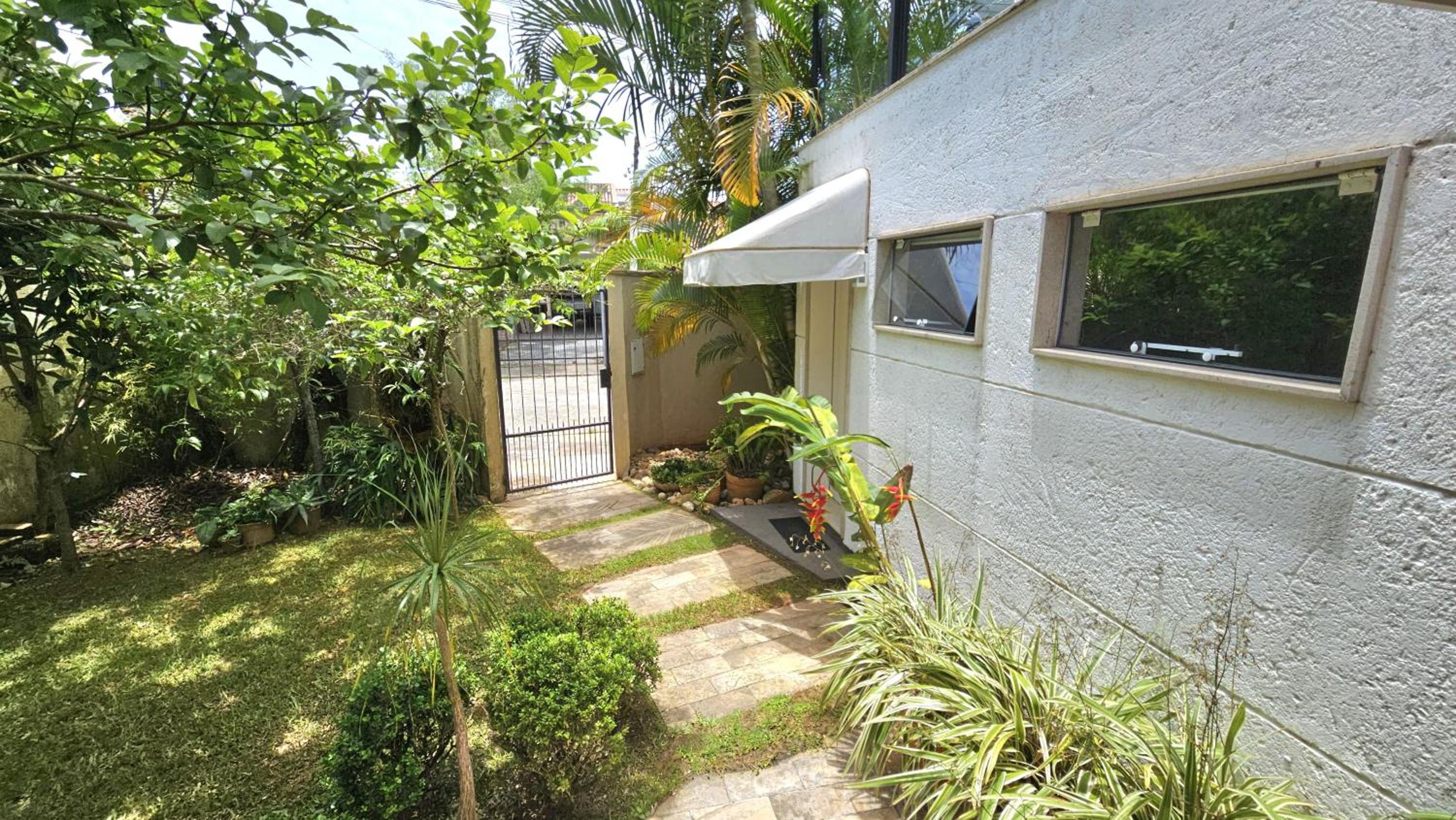 Suite - Photo 10