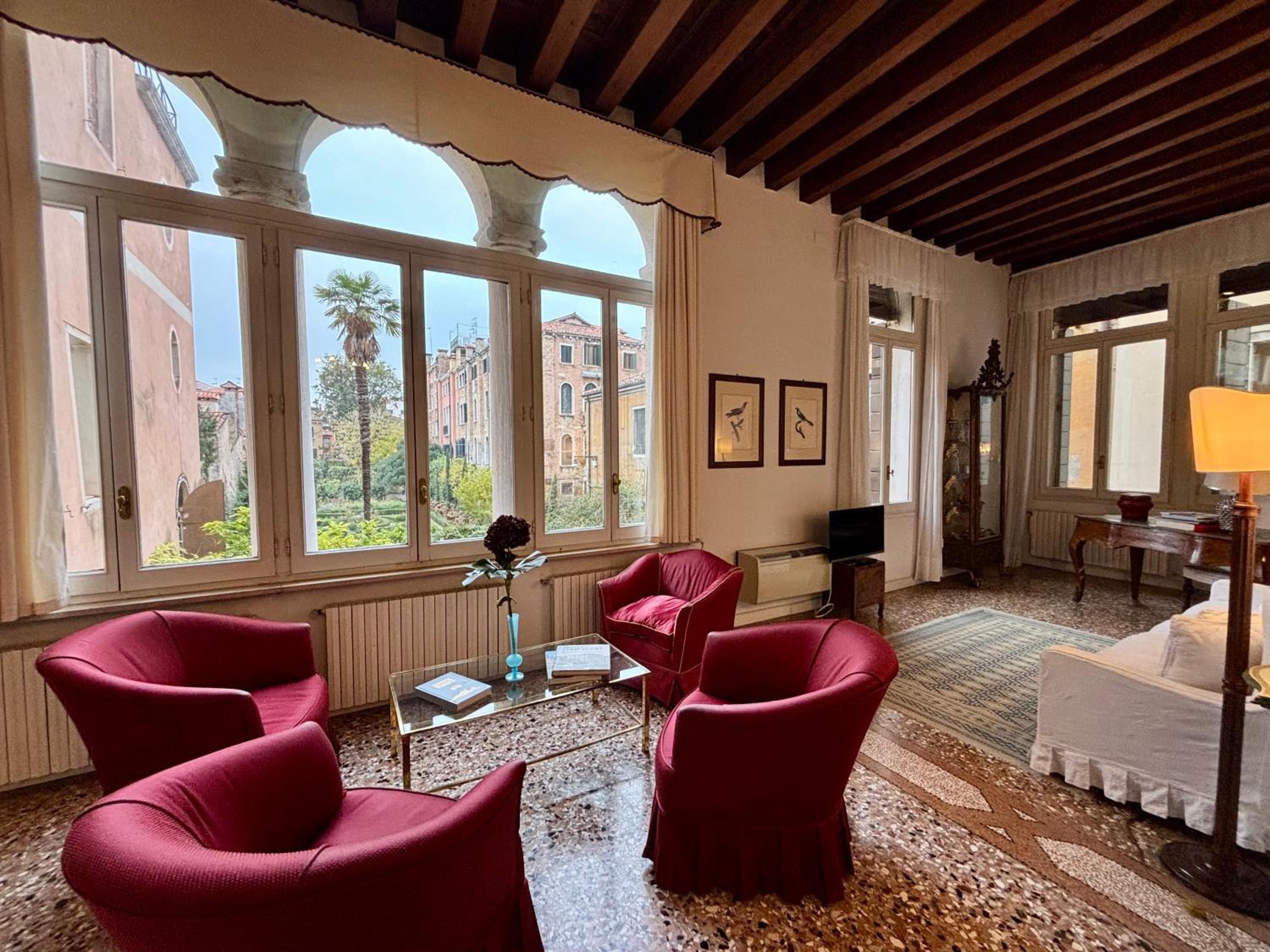 Three-Bedroom Apartment with View photo 1