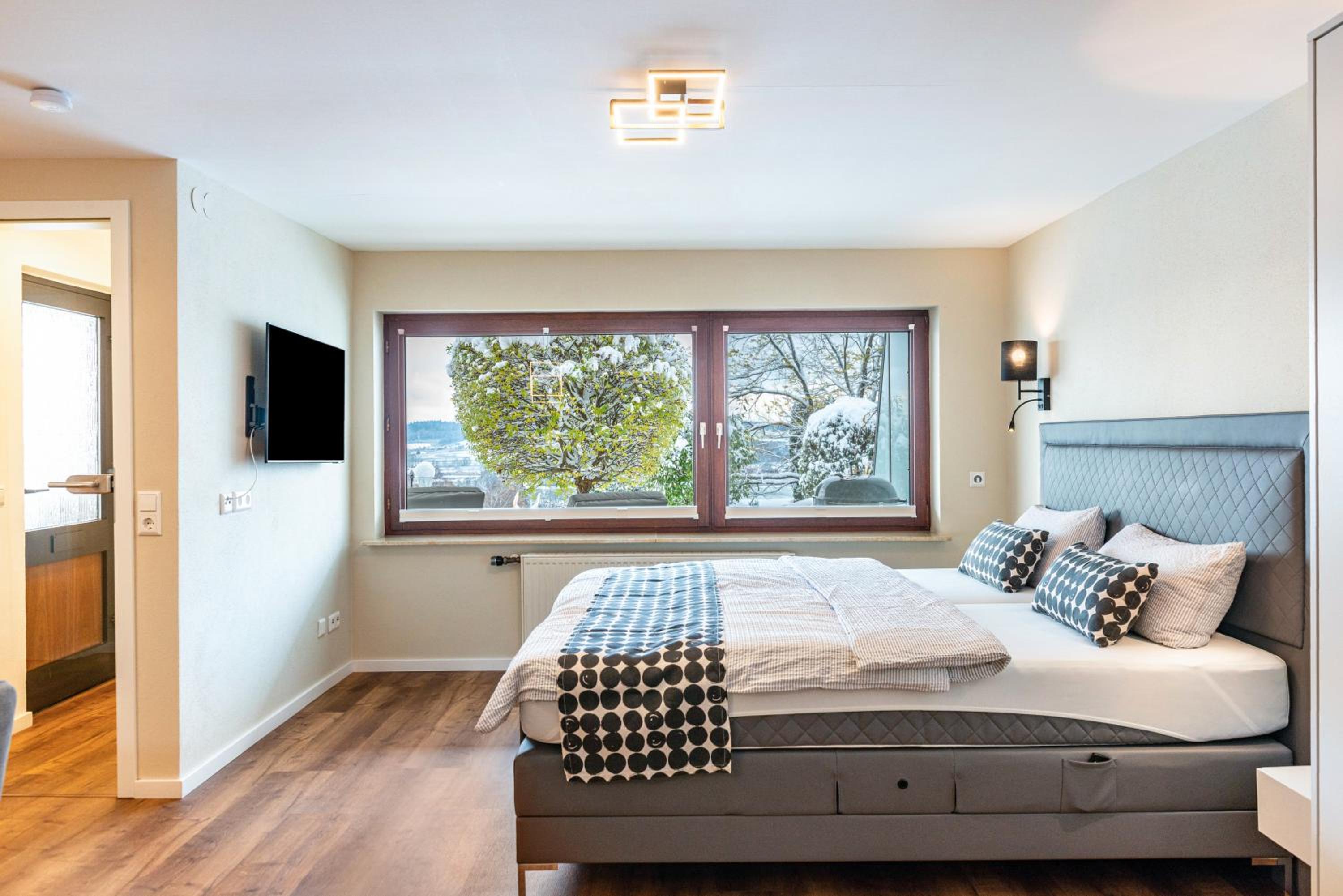 Two-Bedroom Deluxe Apartment with Garden View