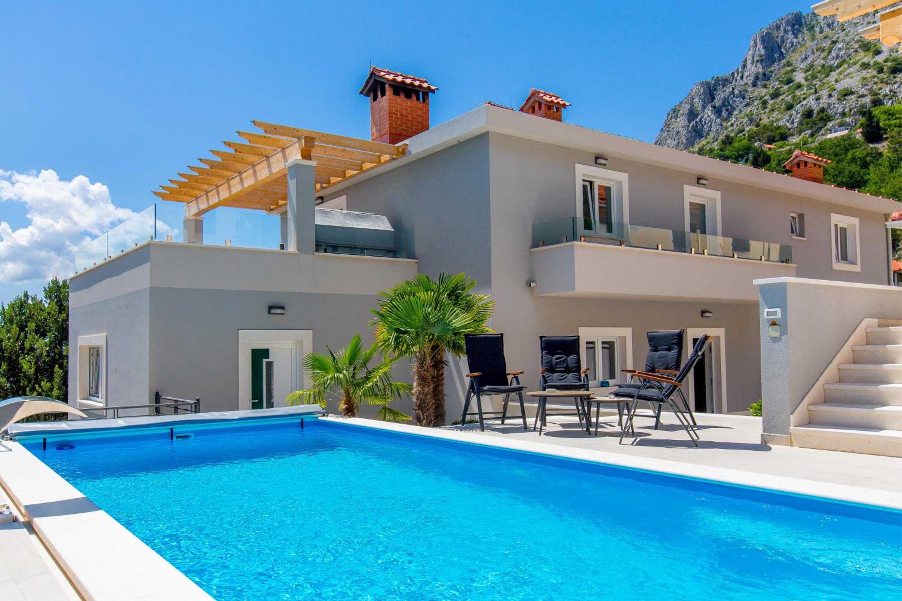 Villa photo 3