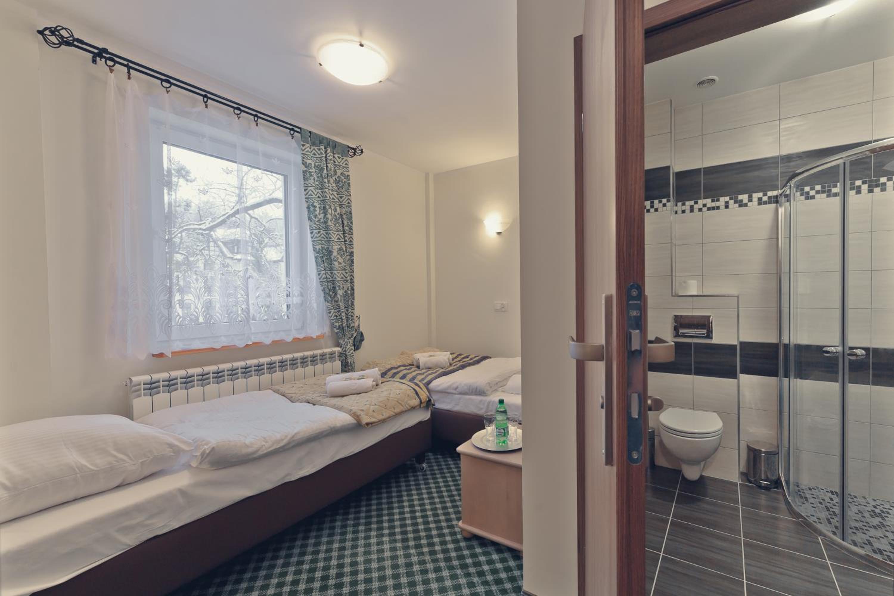 Triple Room with Private Bathroom photo 1