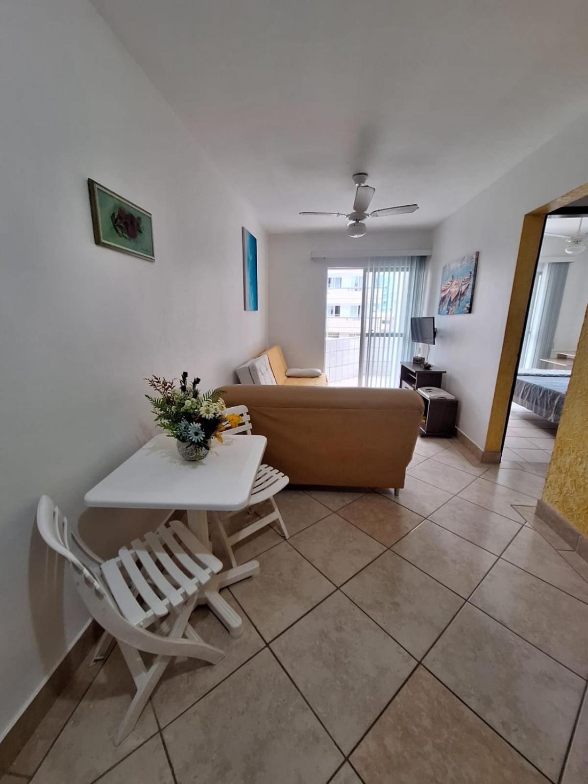 Apartment with Balcony - Photo 7