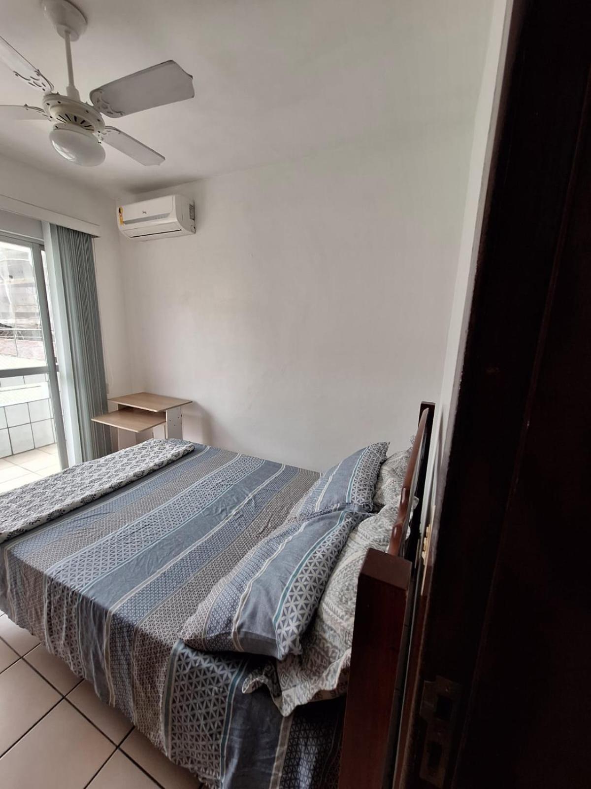 Apartment with Balcony - Photo 9