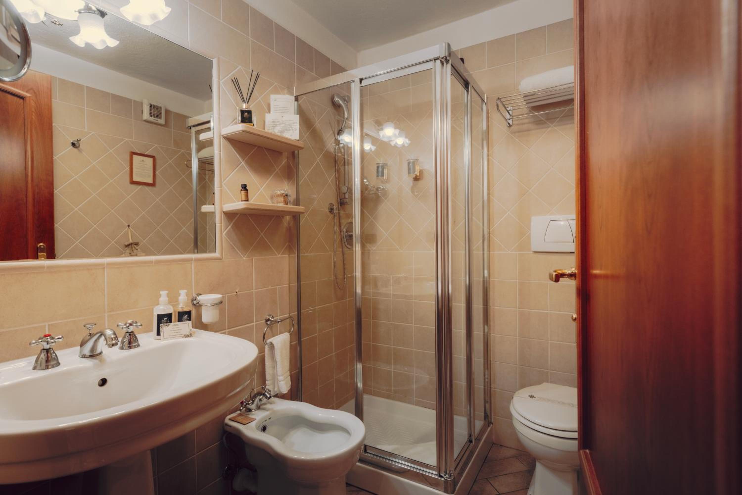 Superior Double Room - Photo 2