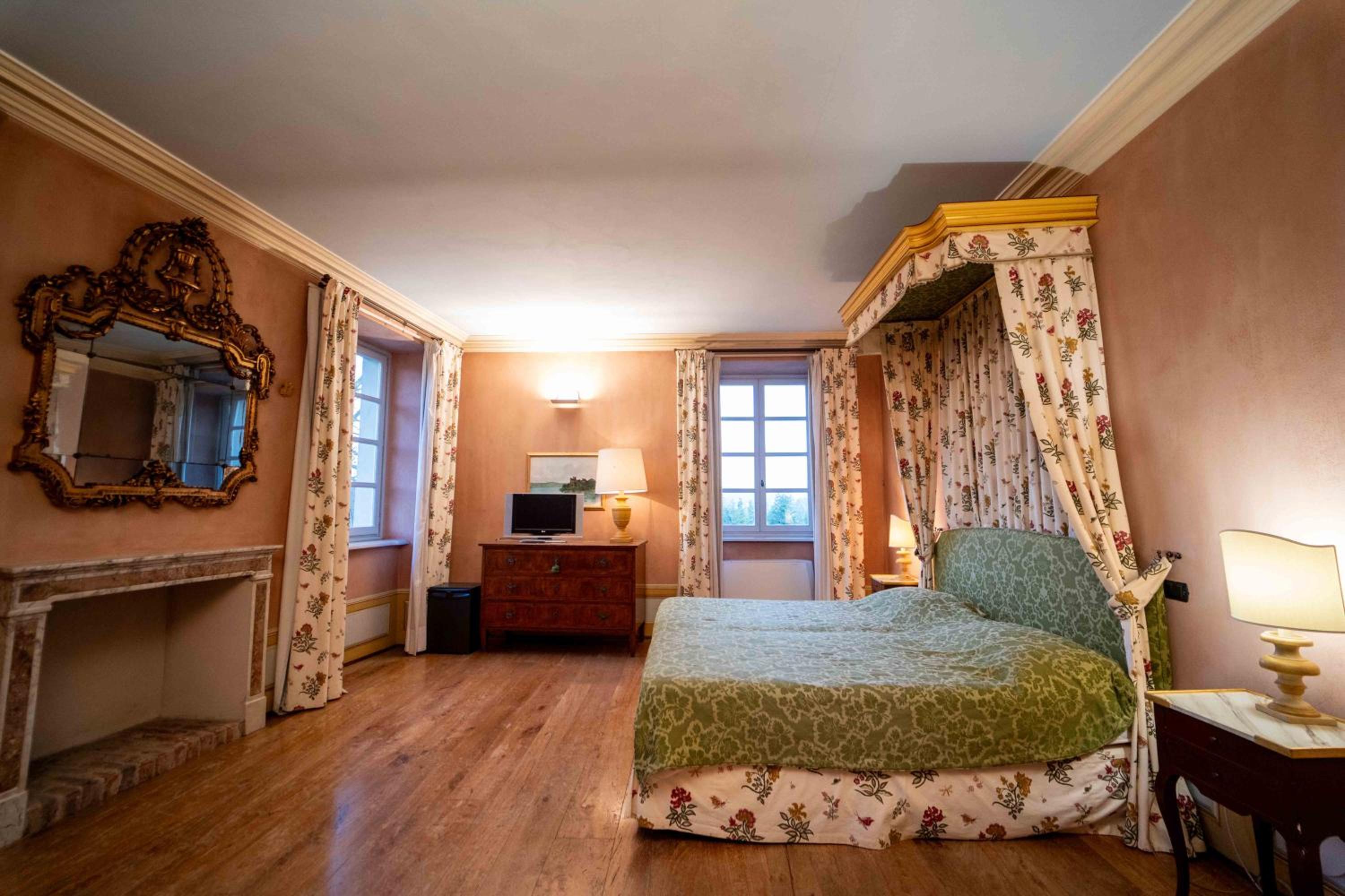 Large Double Room