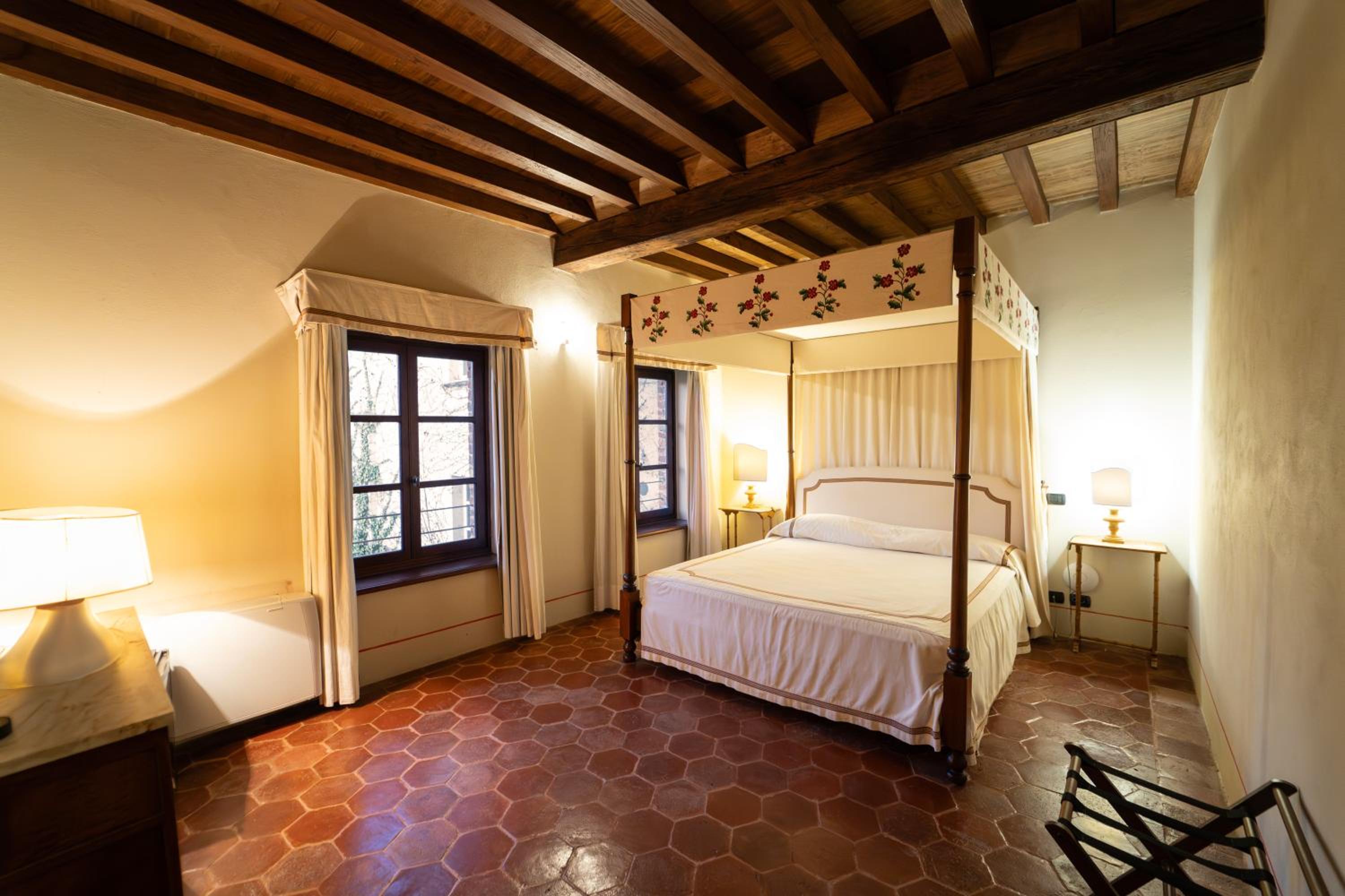 Single Room with Private Bathroom