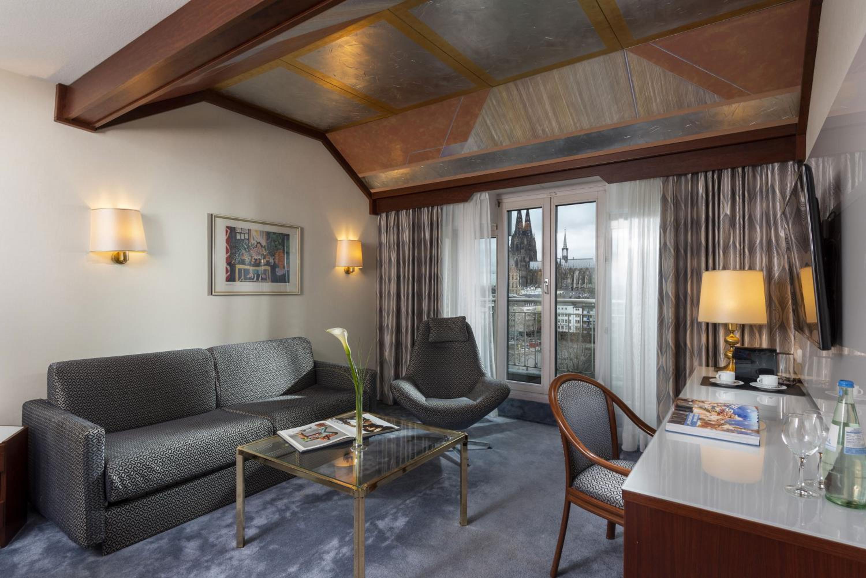 Relax in style with stunning city views!
