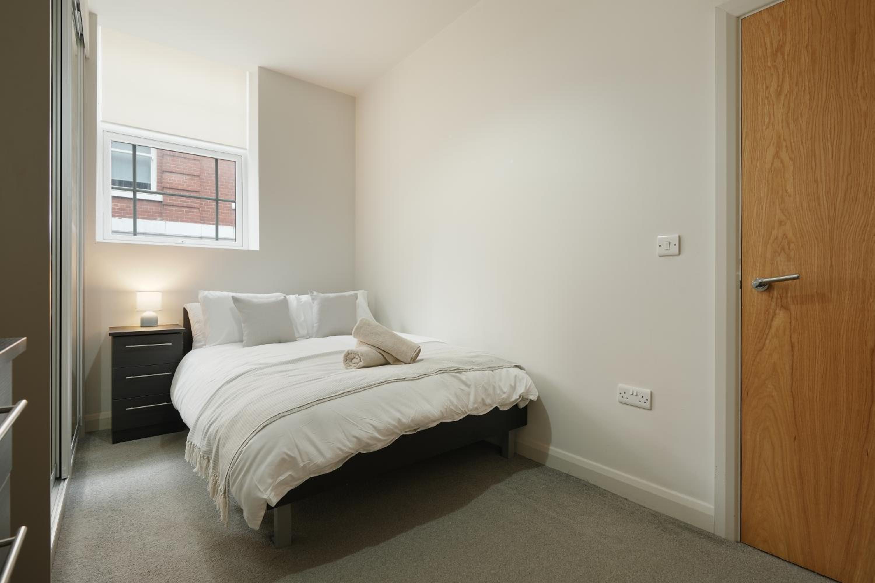 One-Bedroom Apartment photo 2