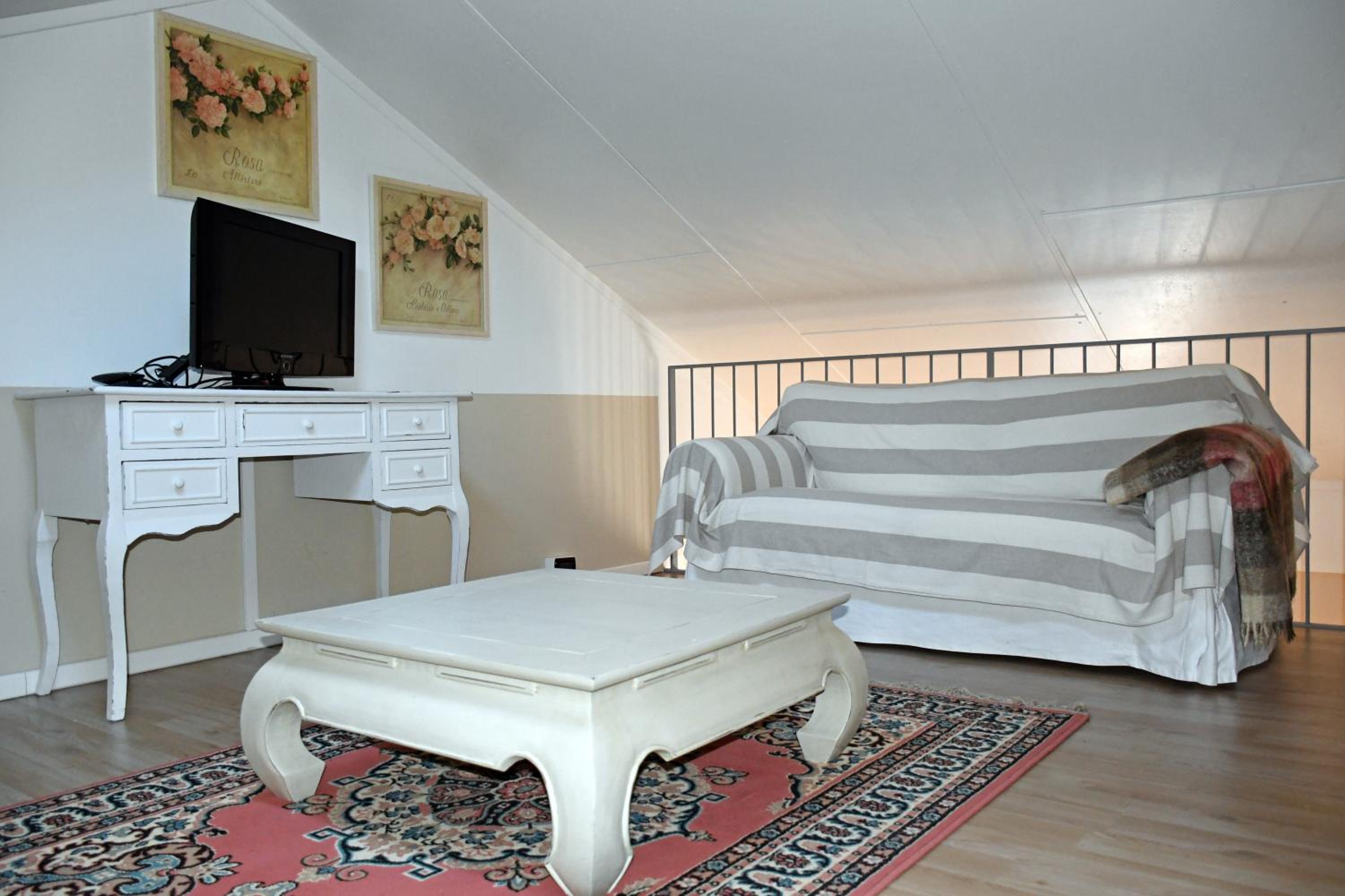 Three-Bedroom Deluxe Apartment
