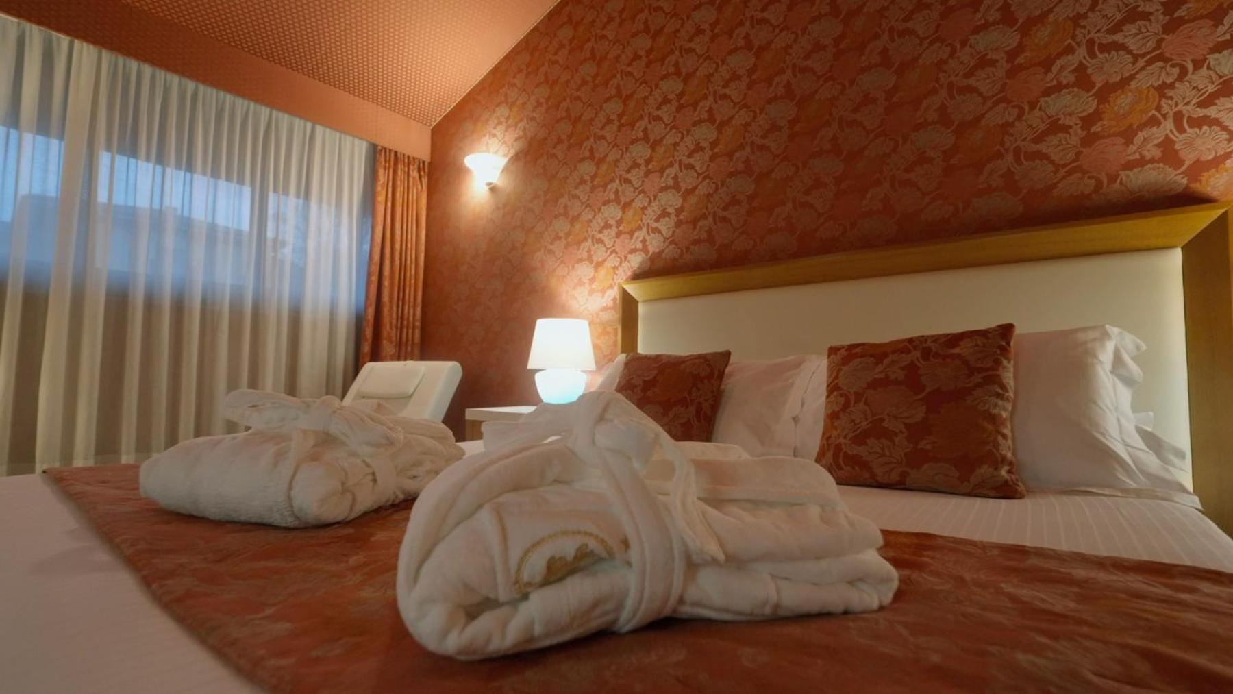 Deluxe Double Room with Spa Bath
