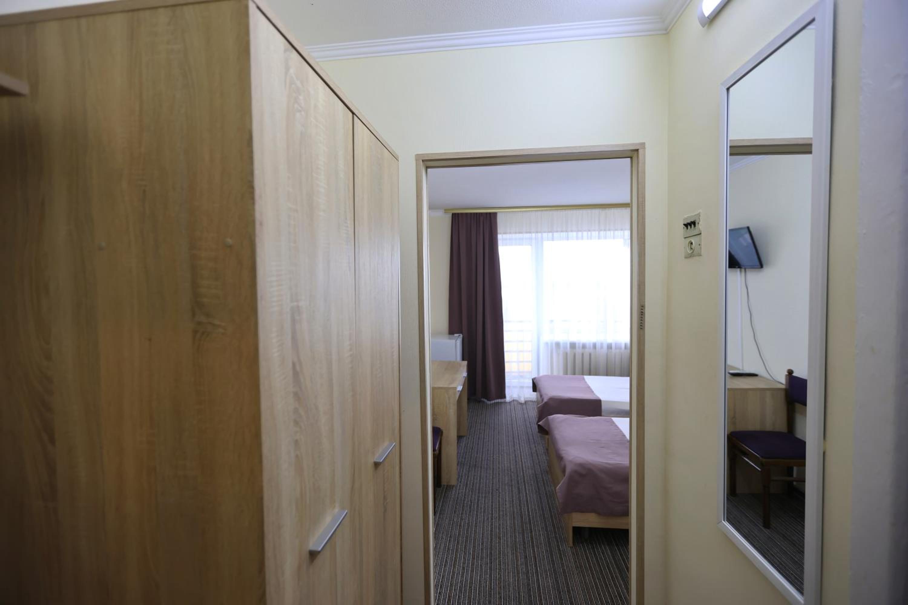 Standard Twin Room photo 2