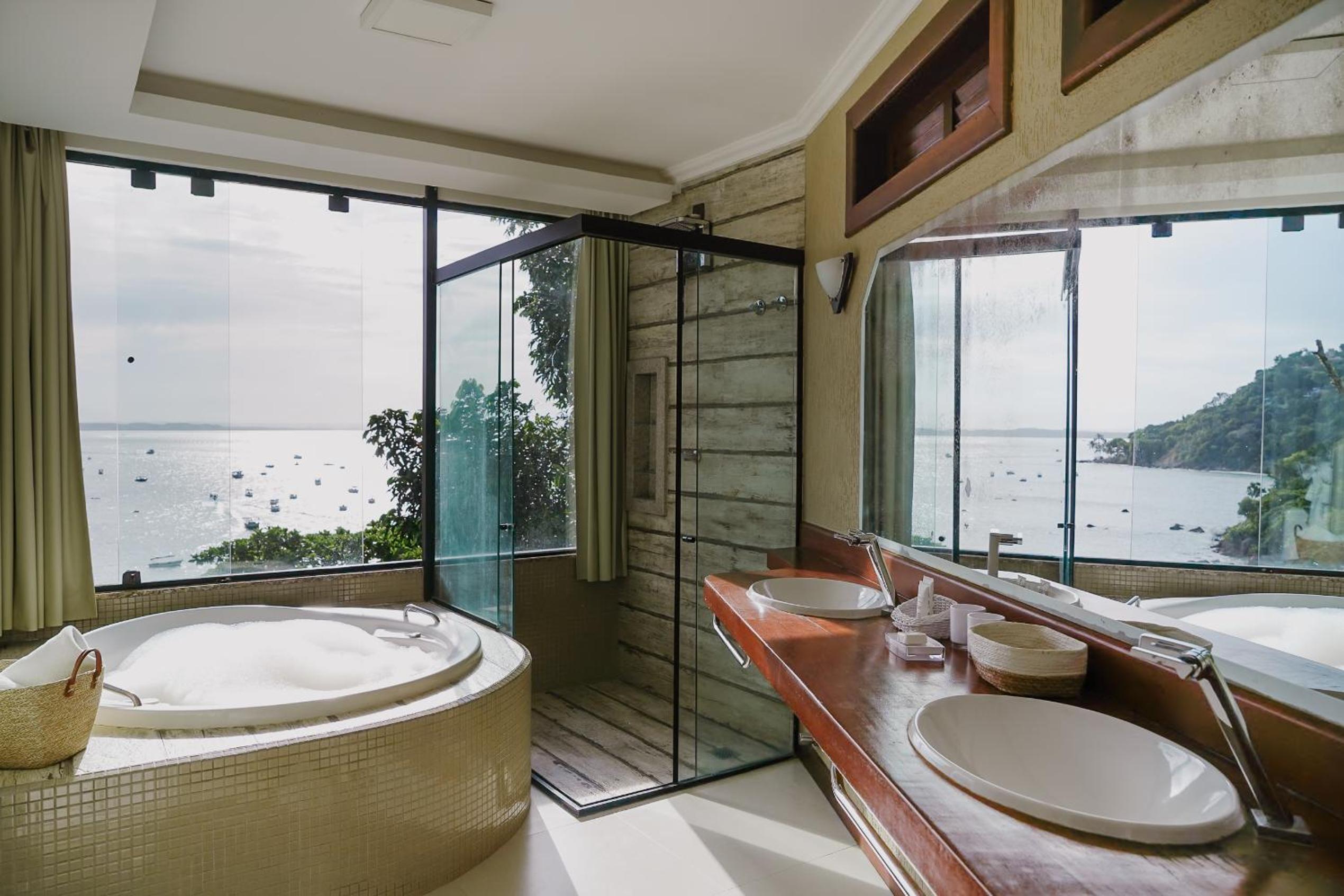 Suite with Spa Bath photo 2