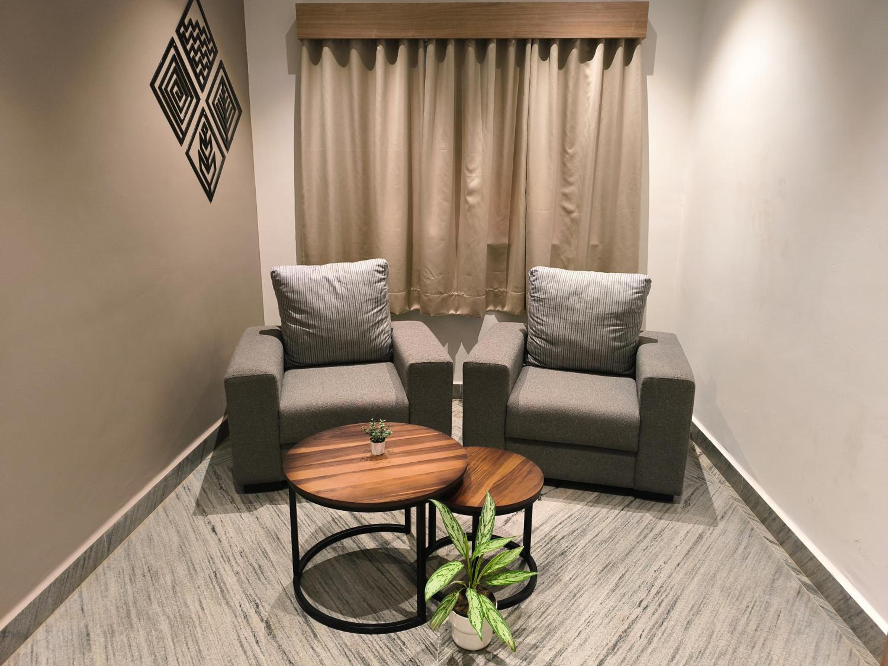 Superior Suite - Photo 12