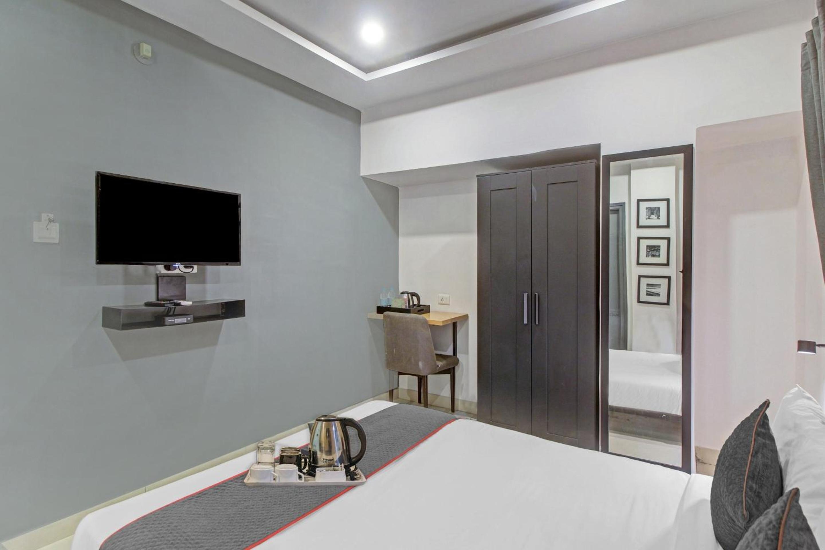 Classic Triple Room - Photo 16