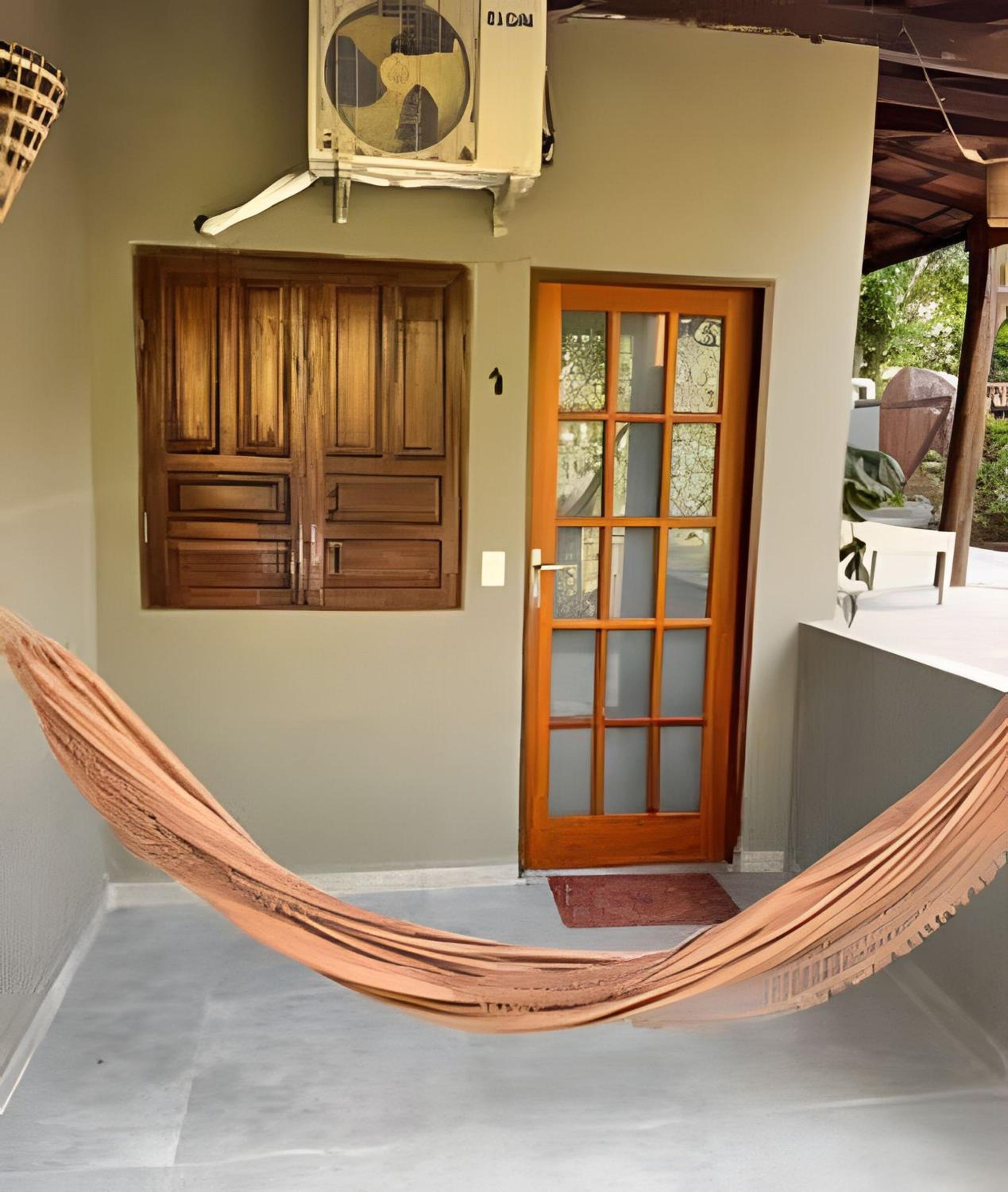 Triple Room with Balcony - Photo 13